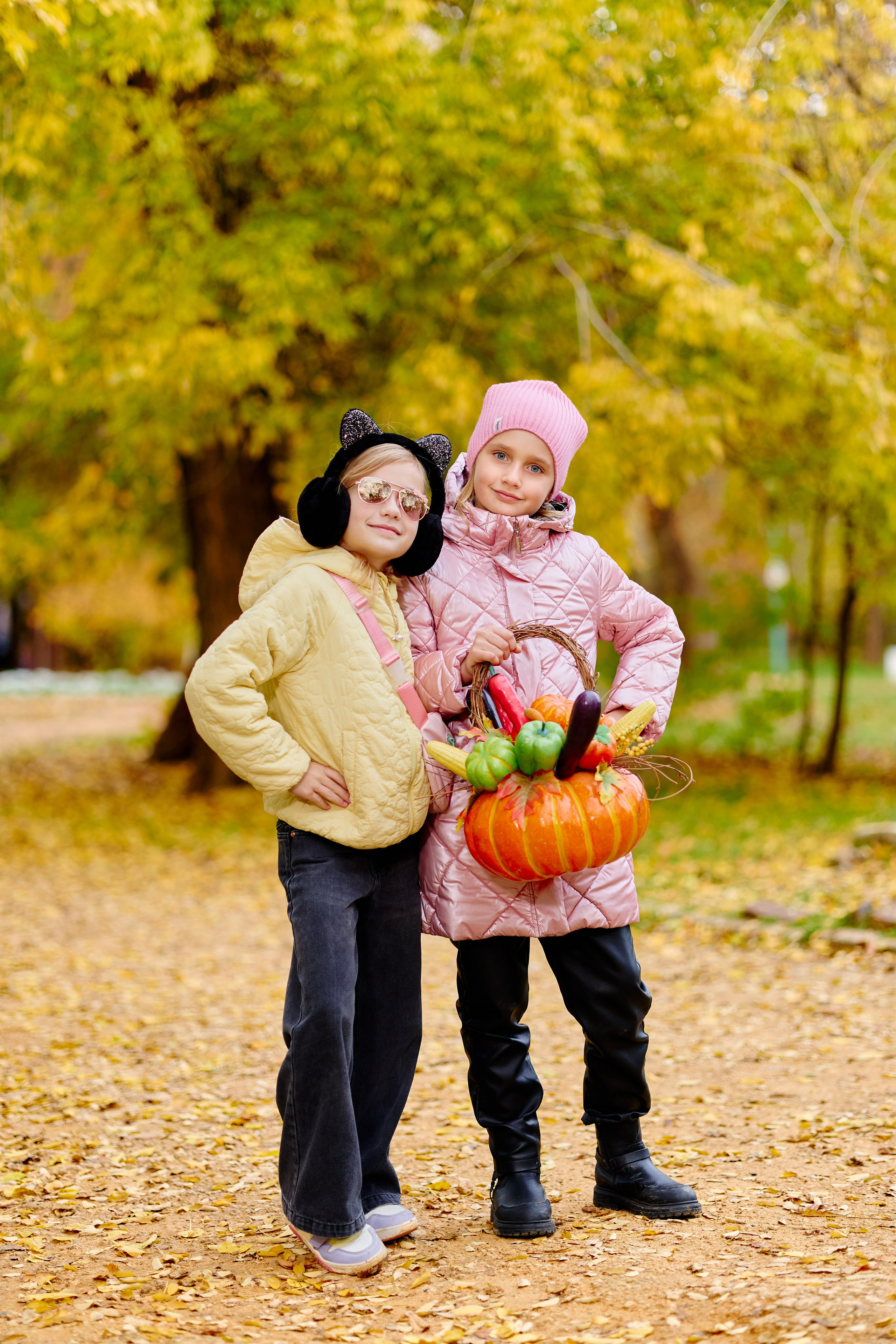 Прогулка в парке классом. Фотограф Выпускные альбомы Таганрог Сергей Коробченко