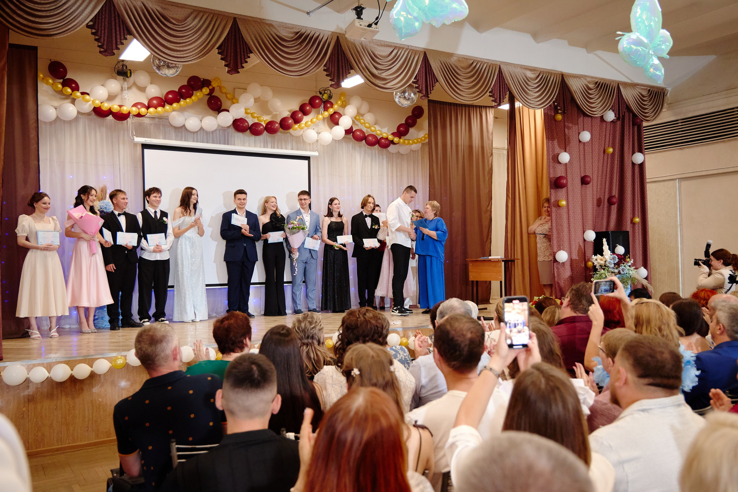 Выпускной 35 Сош. Фотограф Выпускные альбомы Таганрог Сергей Коробченко