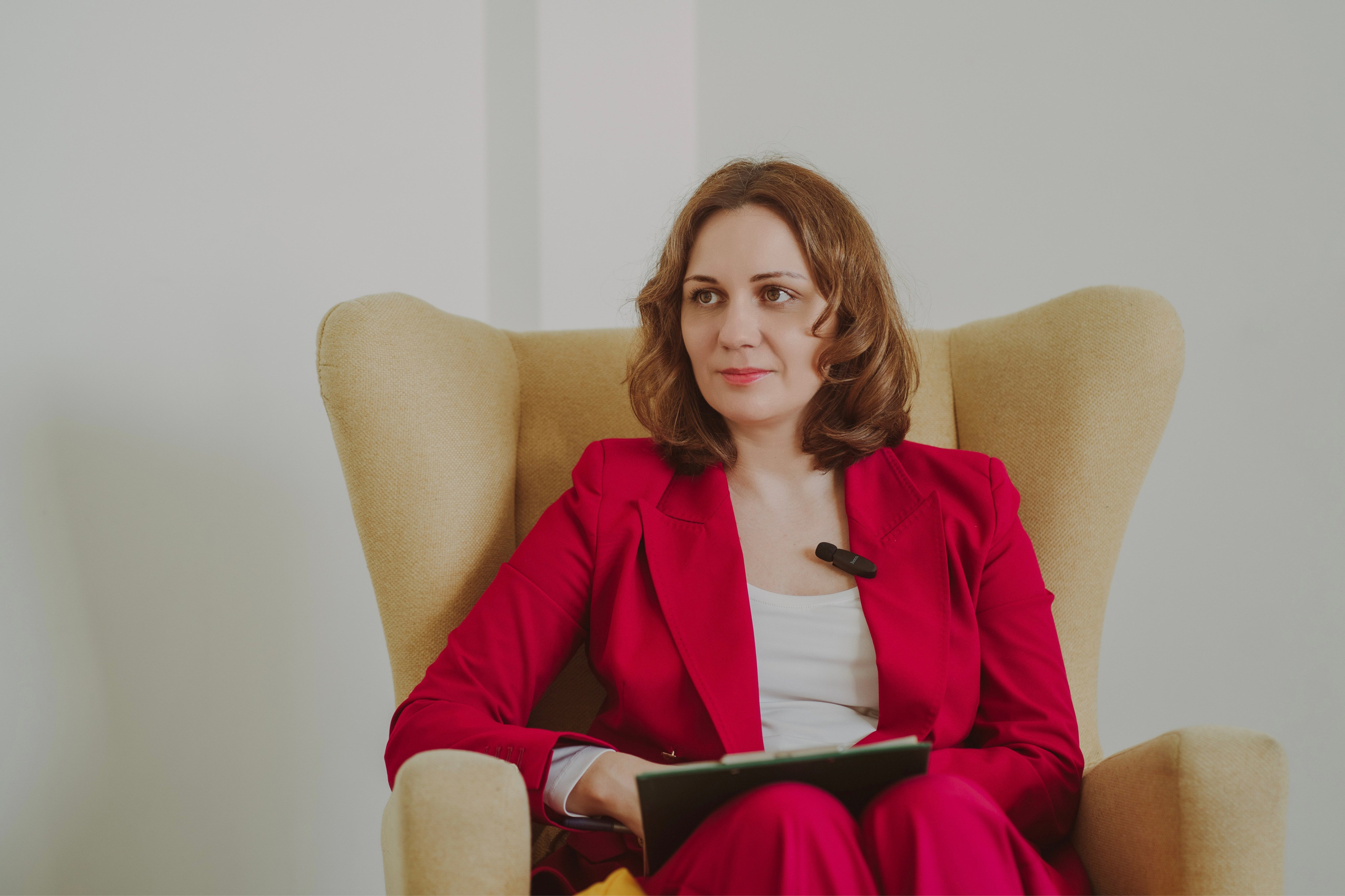 Запись подкаста с экспертом. Творческие фотосессии в Москве. Фотоальбом лидера группы ЯЛО