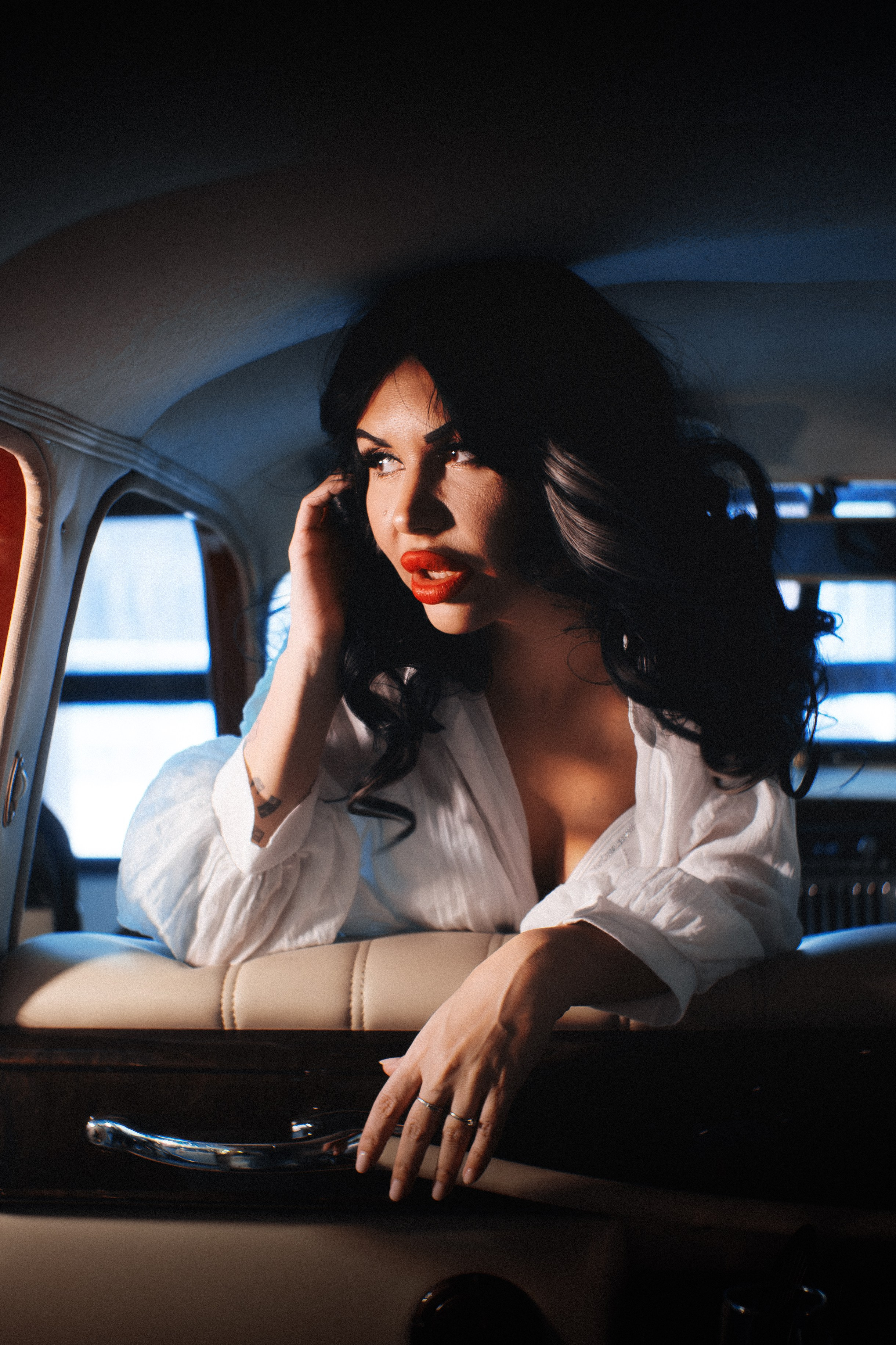 Фотосессия для Кристины в музее ретро автомобилей, Новосибирск. Фотограф в Новосибирске Владислав Унтерберг