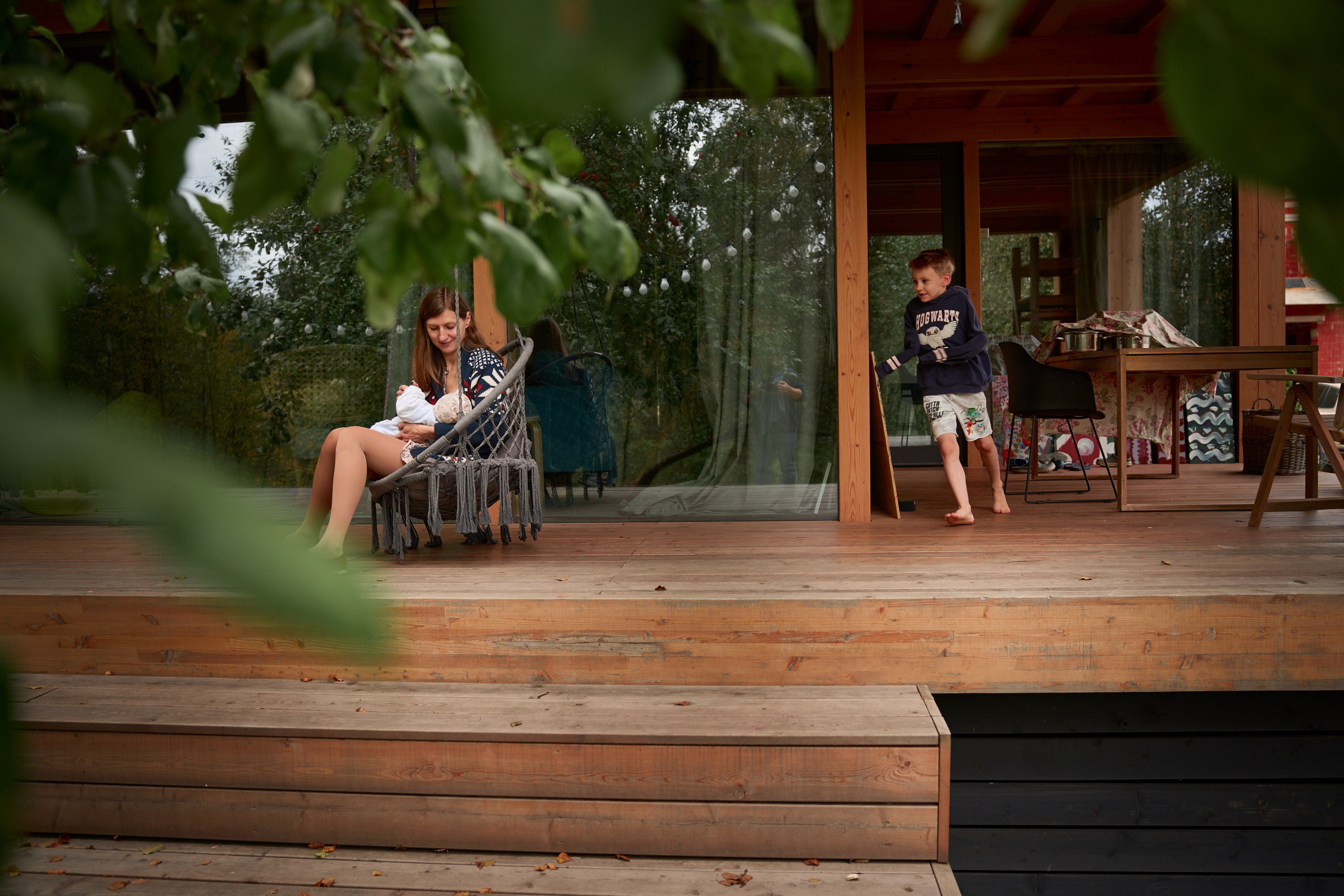 Четверо детей в доме. Фотограф Женя Пашкина