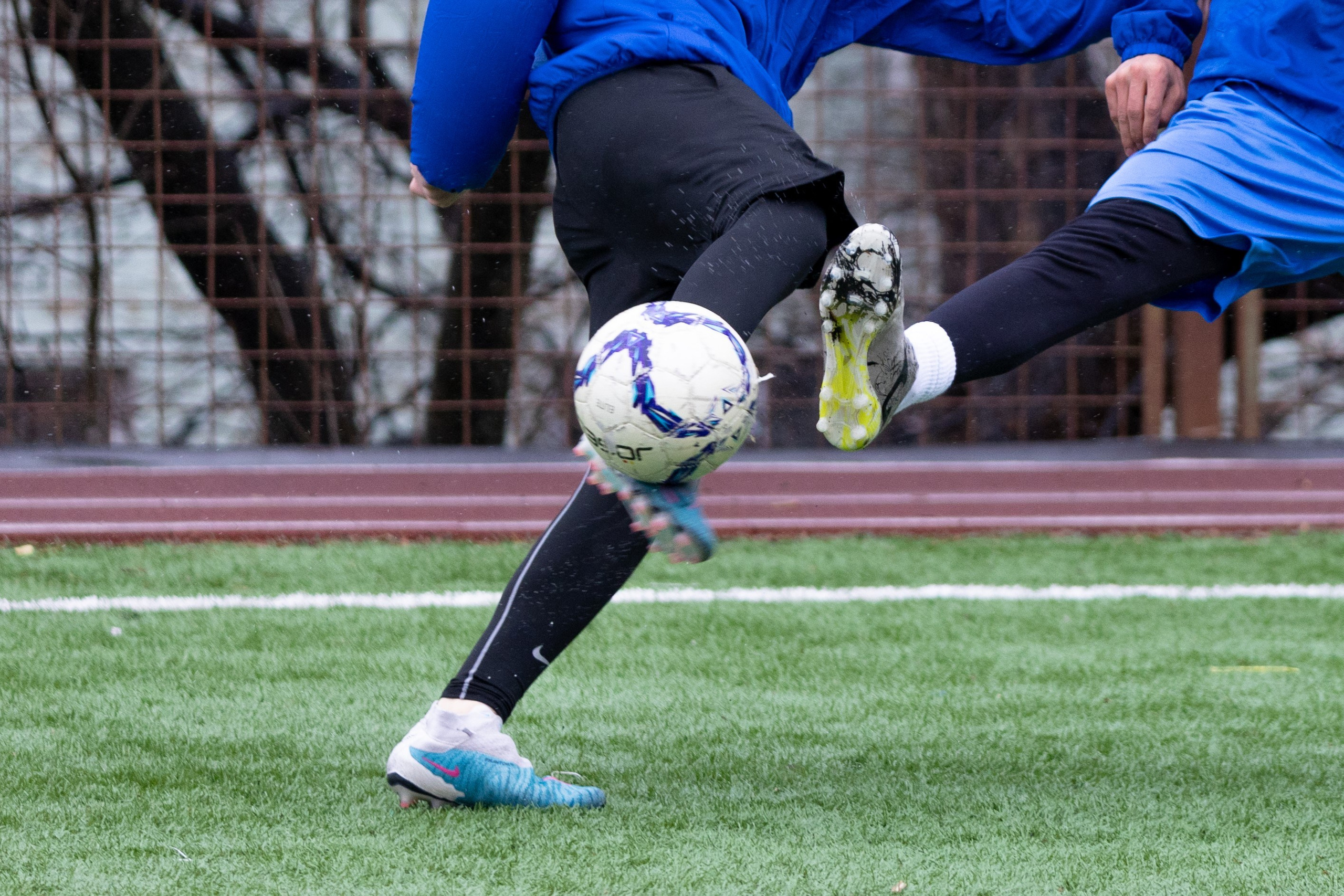 Товарищеский матч по футболу между ФК «Молодая Гвардия» и ФК «Культура». Олег Катакинов| Репортажный фотограф в городе у моря (Владивосток)