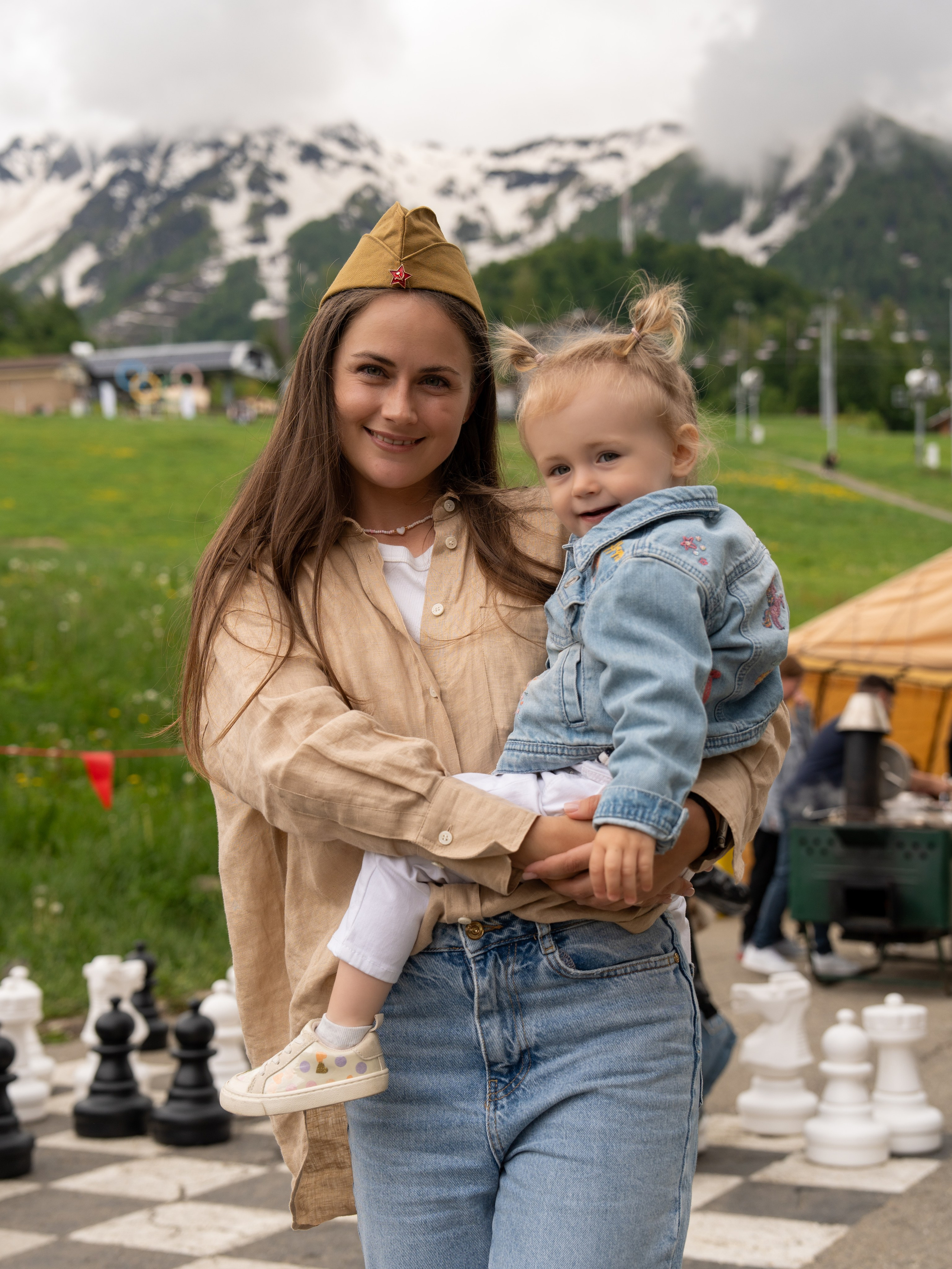 Шествие бессмертного полка 9 мая 2024 Rosa Springs. Репортажный фотограф в Красной Поляне и Сочи Павлюченко Екатерина