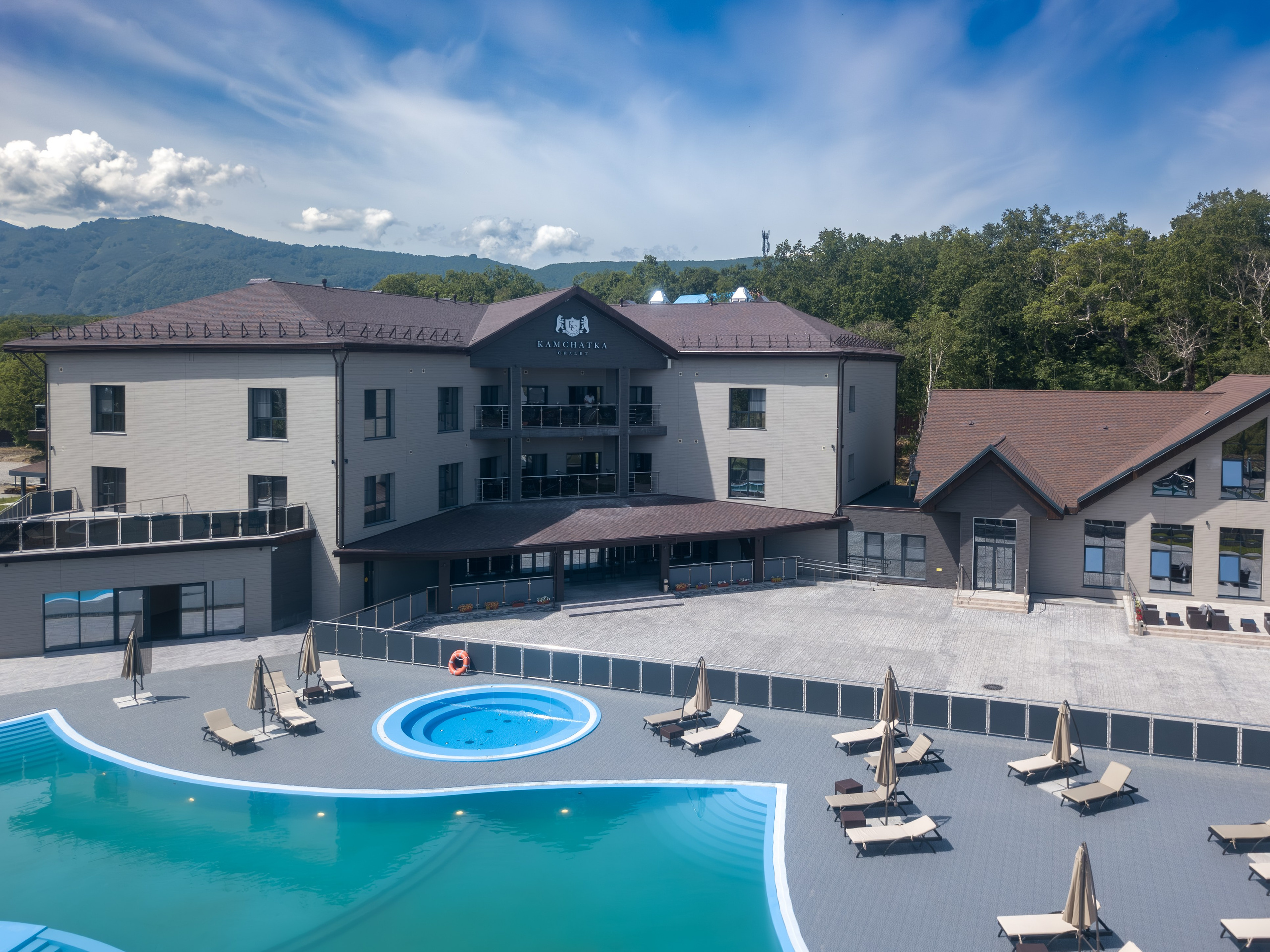 Экстерьер Kamchatka Chalet. Репортажный фотограф в Красной Поляне и Сочи Павлюченко Екатерина