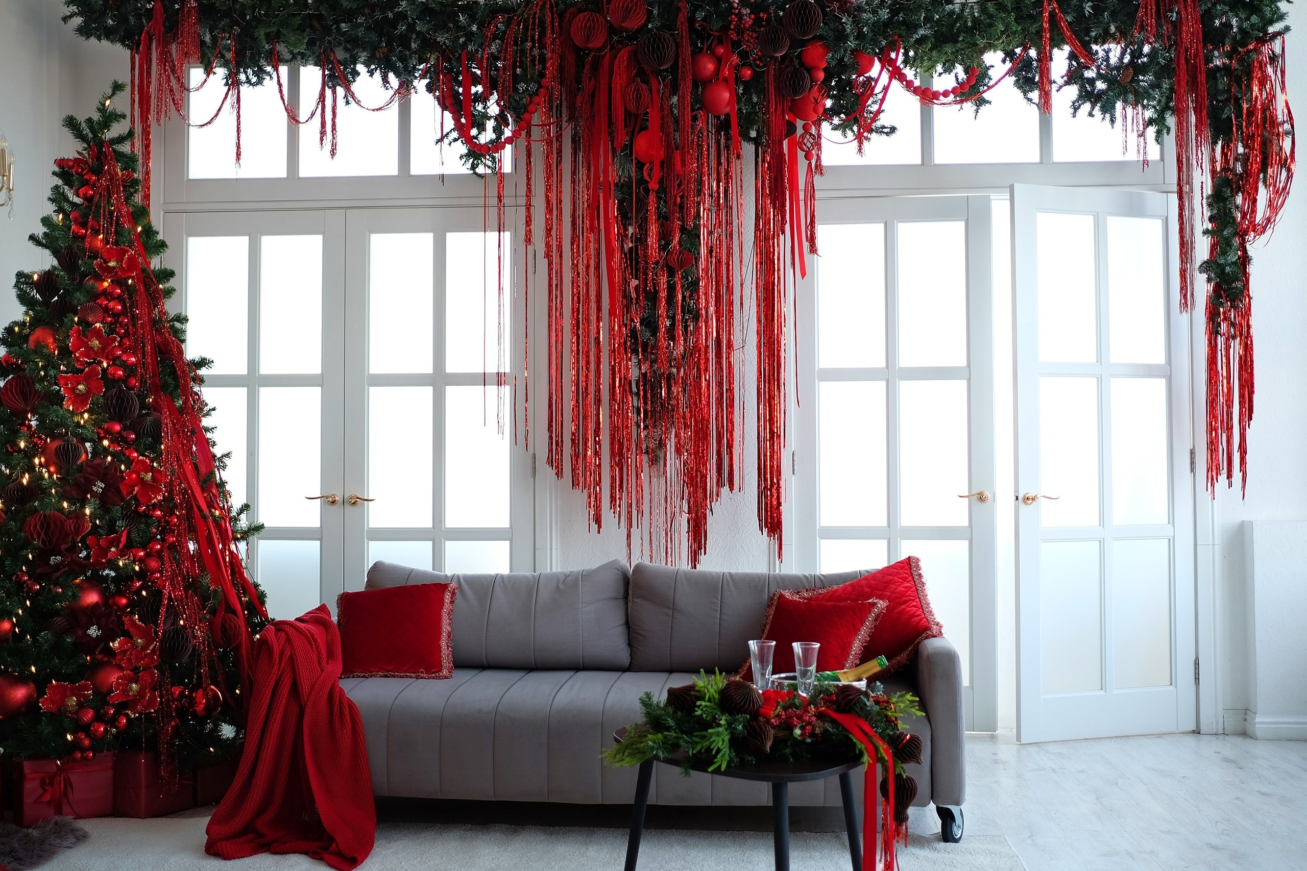 БОНЖУР БЕЛЫЙ ЗАЛ. Фотограф Тамара Нижельская Воронеж