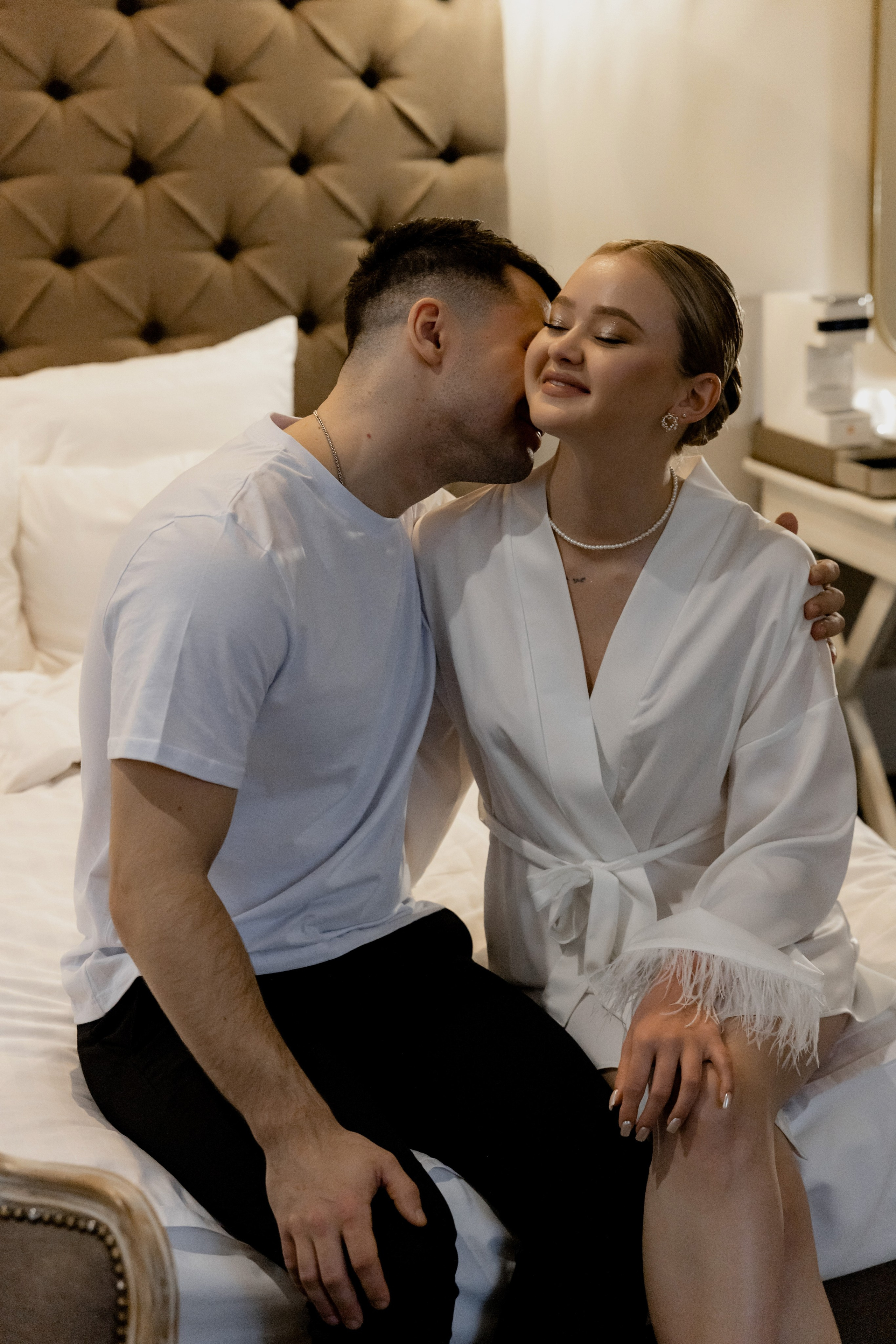 Свадебная фотосессия в отеле Чайковский г. Калининград. Свадебный фотограф Калининград