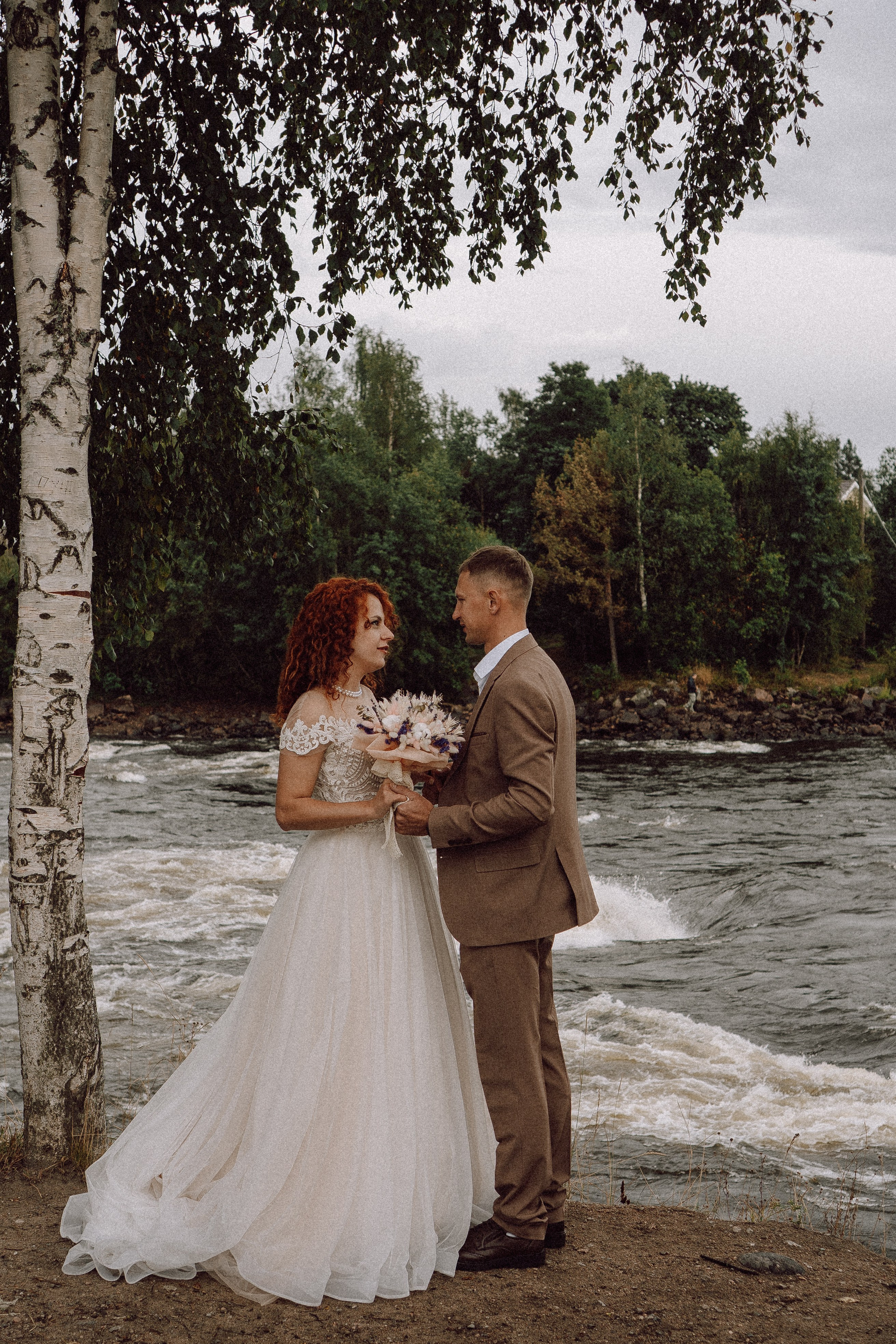 СВАДЕБНАЯ ФОТОСЕССИИЯ ПАРЫ В ГОРОДЕ ПРИОЗЕРСК В СОСНОВОМ ЛЕСУ И С ПИКАПОМ. Профессиональный фотограф, Санкт-Петербург — Виктория Богомолова