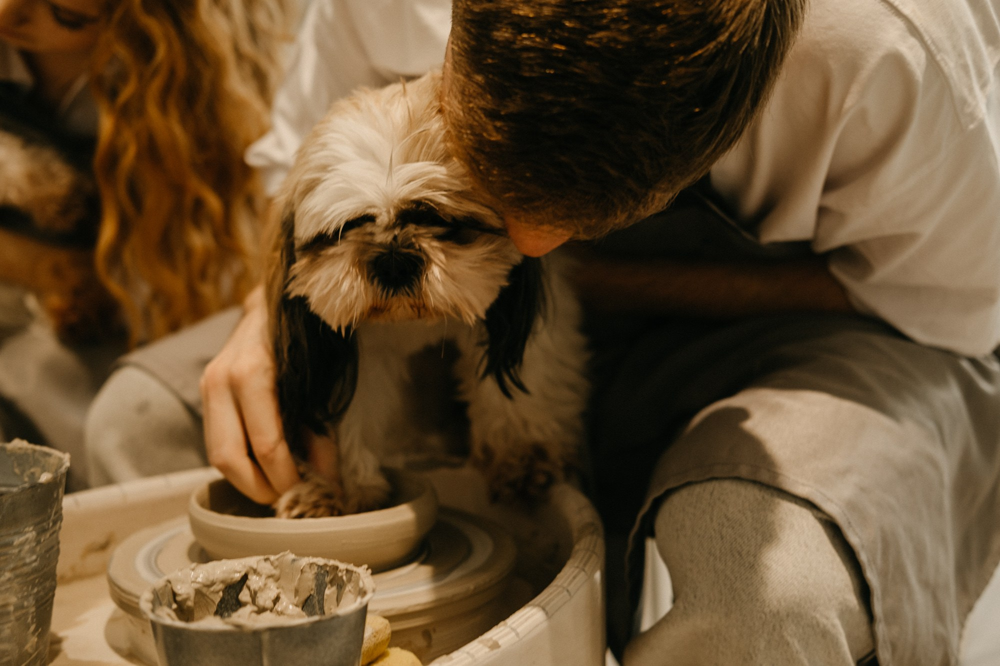 В гончарной мастерской. Свадебный фотограф Александра Тюлякова