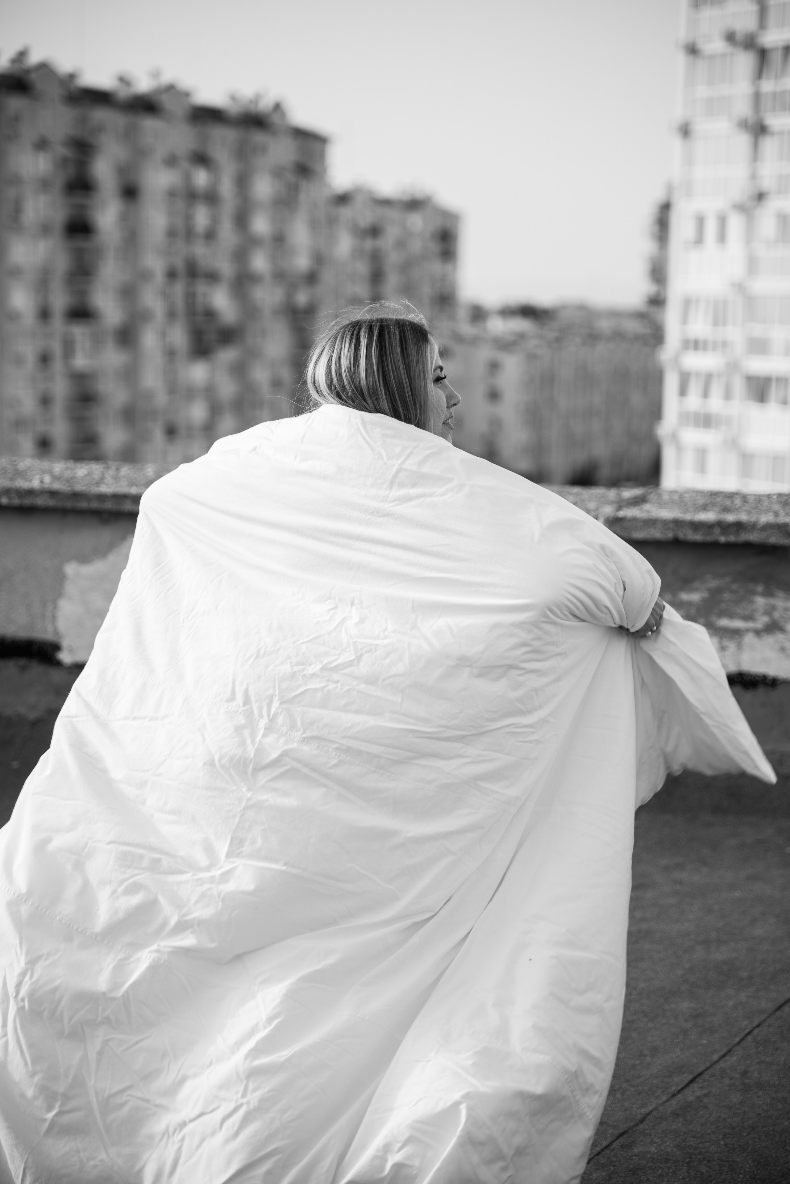 На крыше в одеялах. Свадебный фотограф Анна Хочева