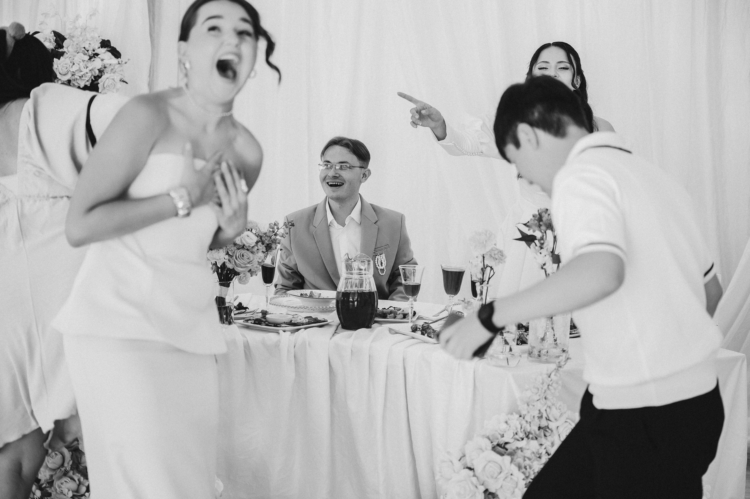 Одним солнечным днем на берегу реки. Евгений Нисковских — свадебный и репортажный фотограф в Тюмени