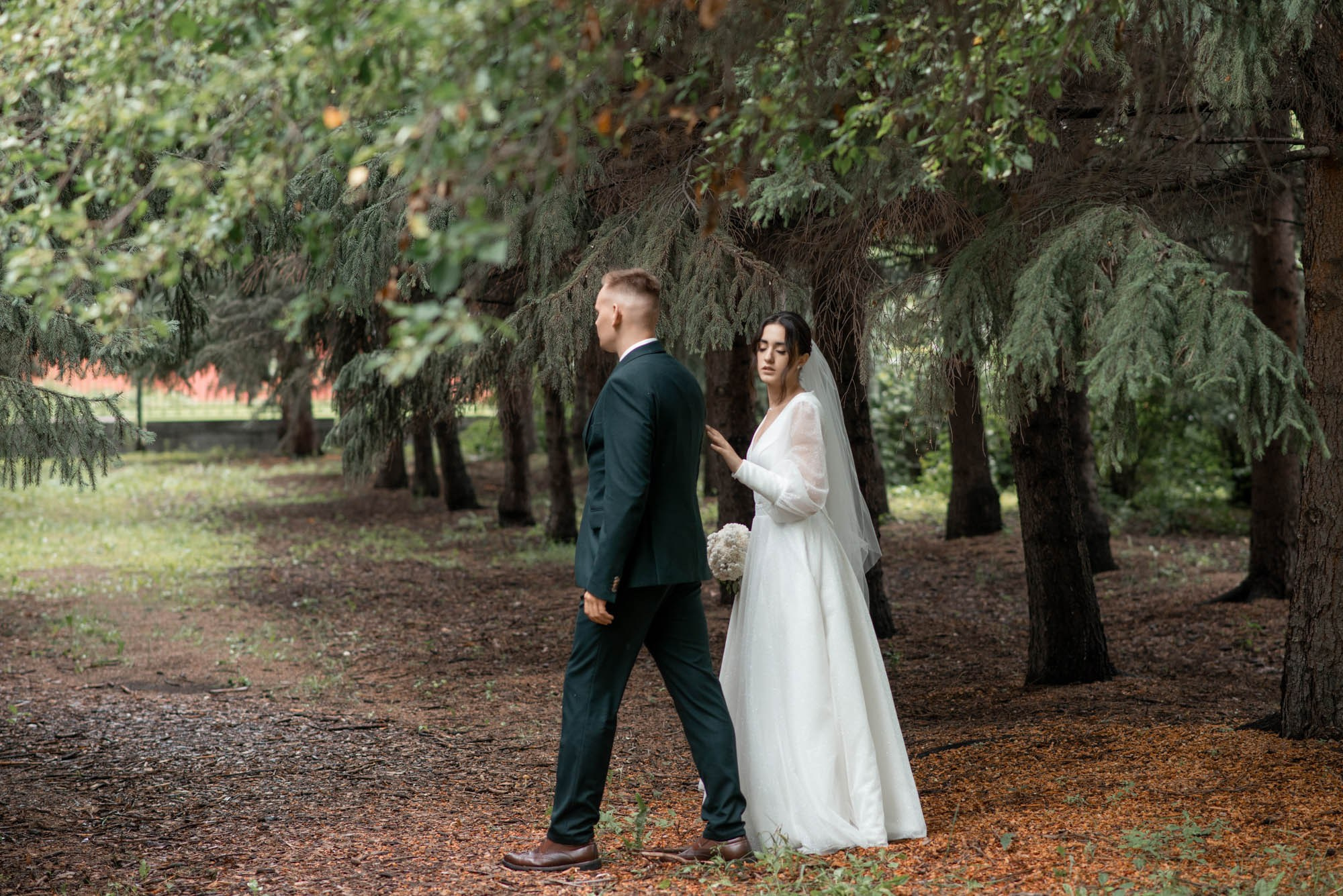 Константин и Альвина прогулка. Свадебный и портретный фотограф в Омске Матвей Краузе