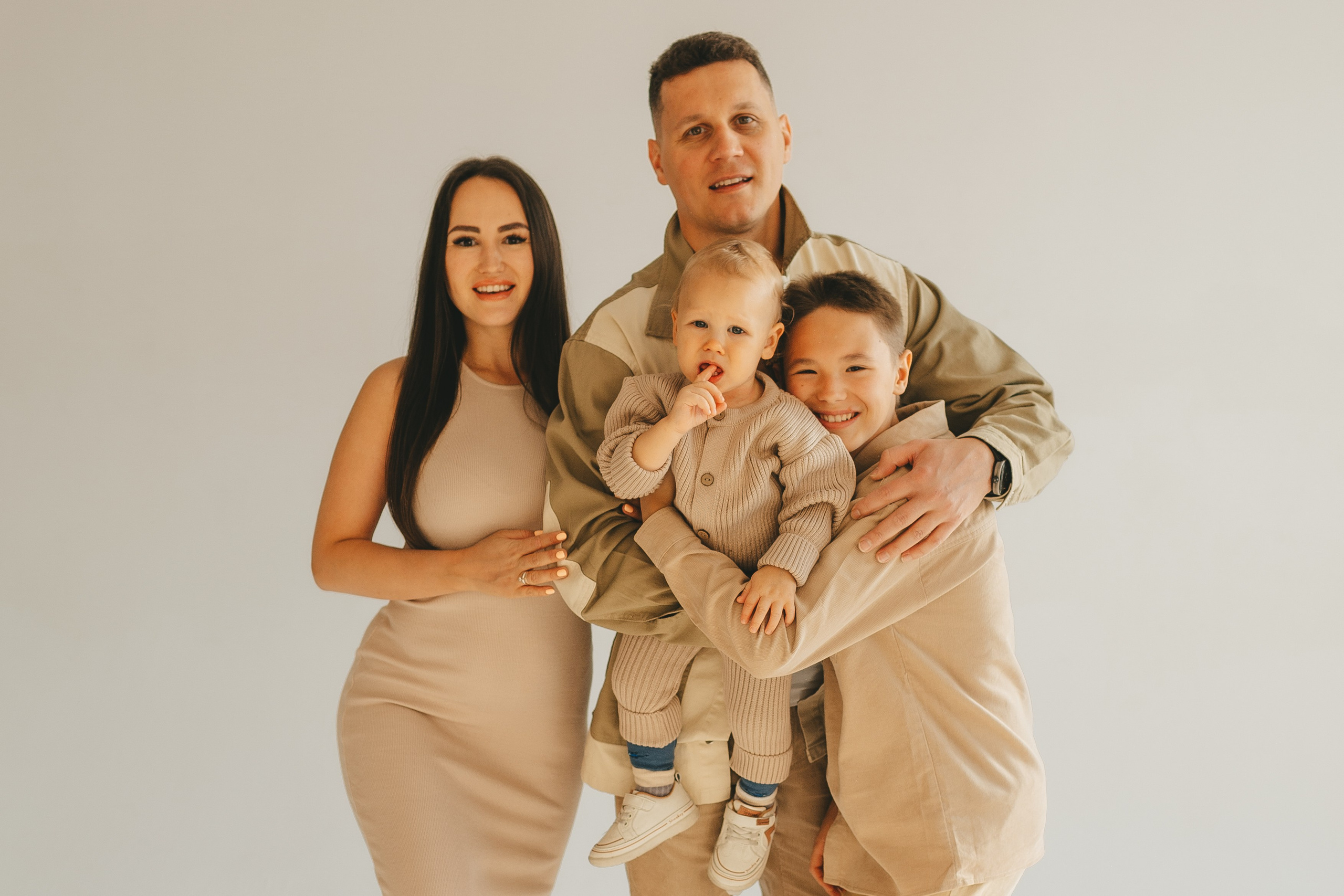 Семейная фотосессия в студии. Семейный и детский фотограф и видеограф в Москве, Дрокина Наталья