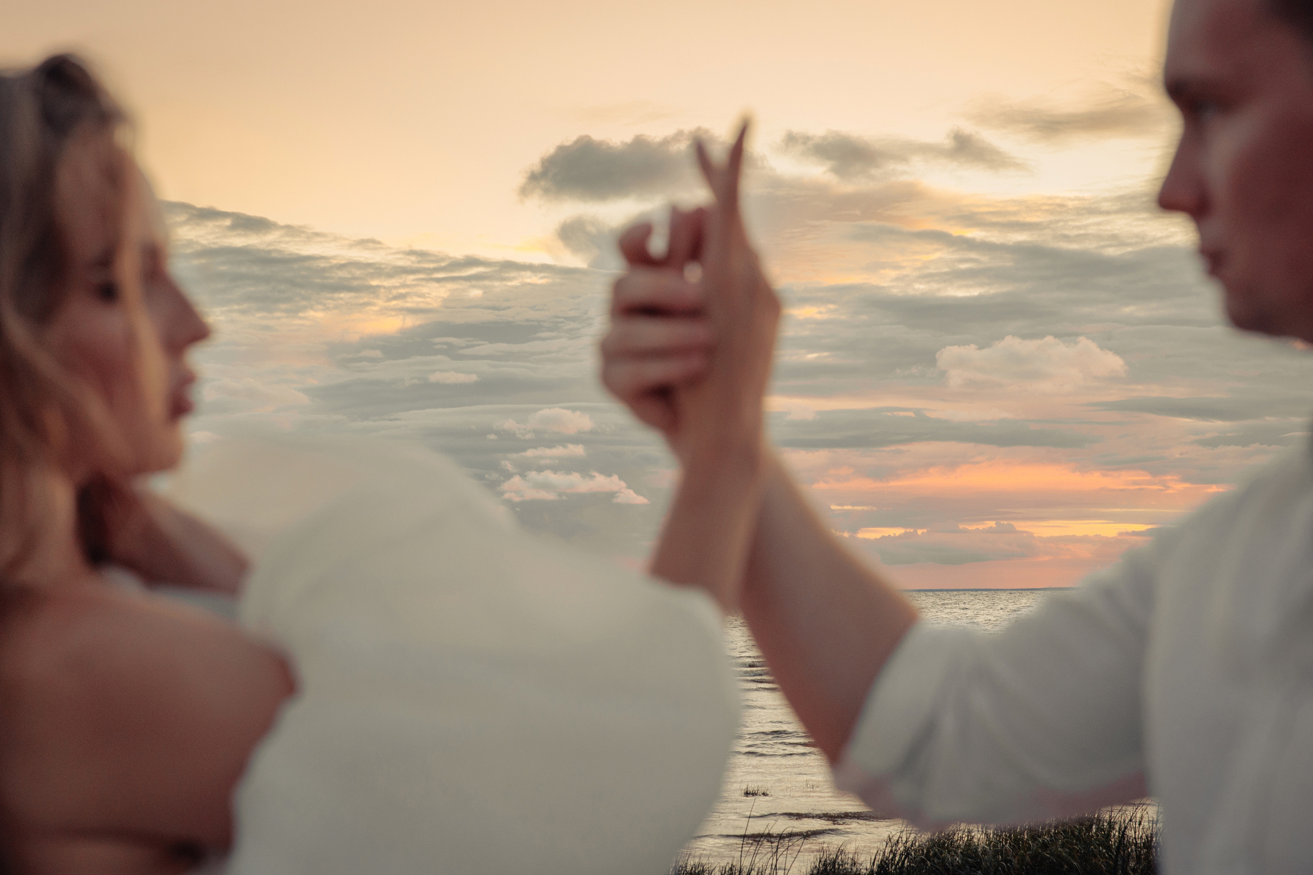 Творческая фотосессия на берегу Финского залива. Ева Демидова. Спортсмен по конкуру в Санкт-Петербуре