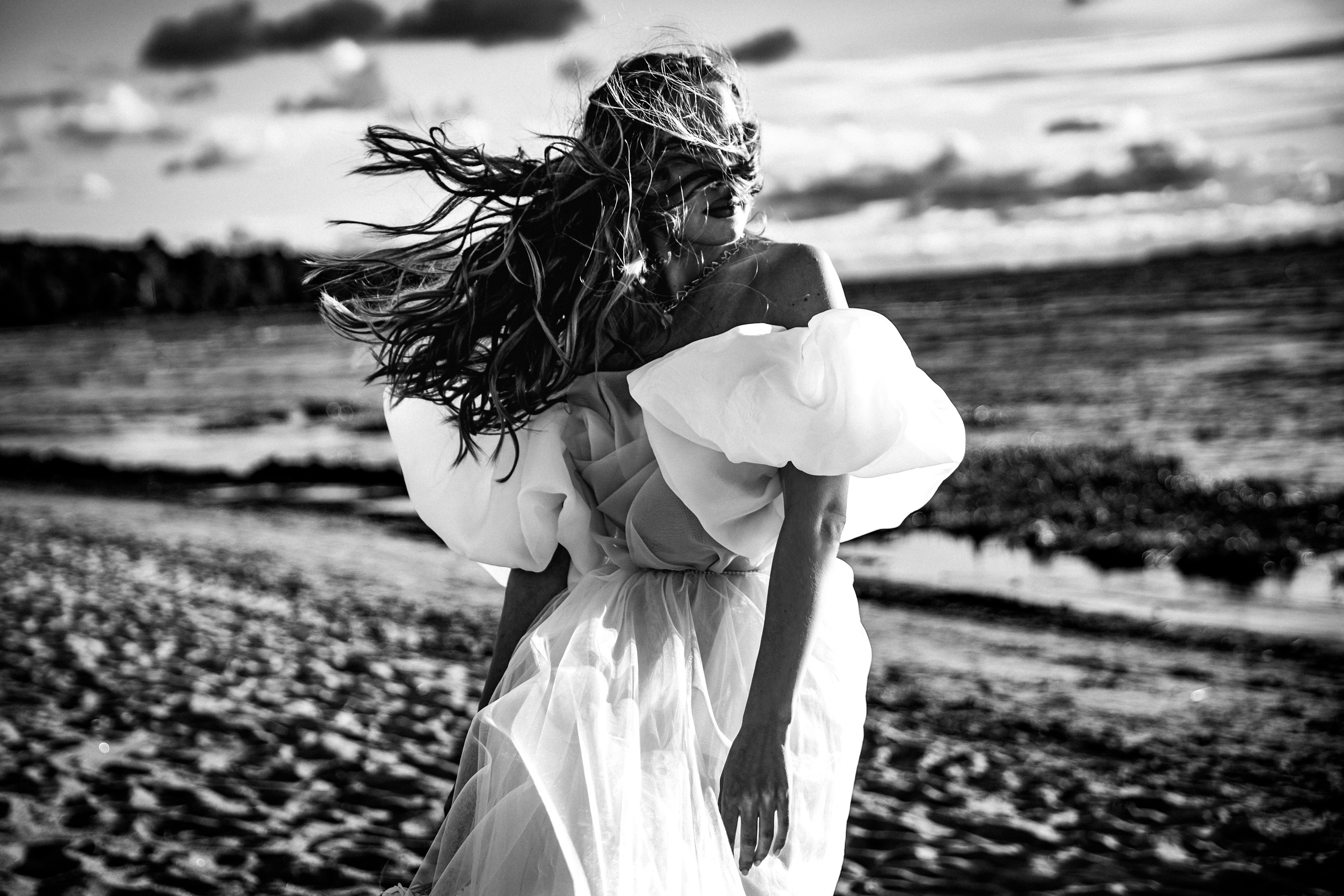 Творческая фотосессия на берегу Финского залива. Ева Демидова. Спортсмен по конкуру в Санкт-Петербуре