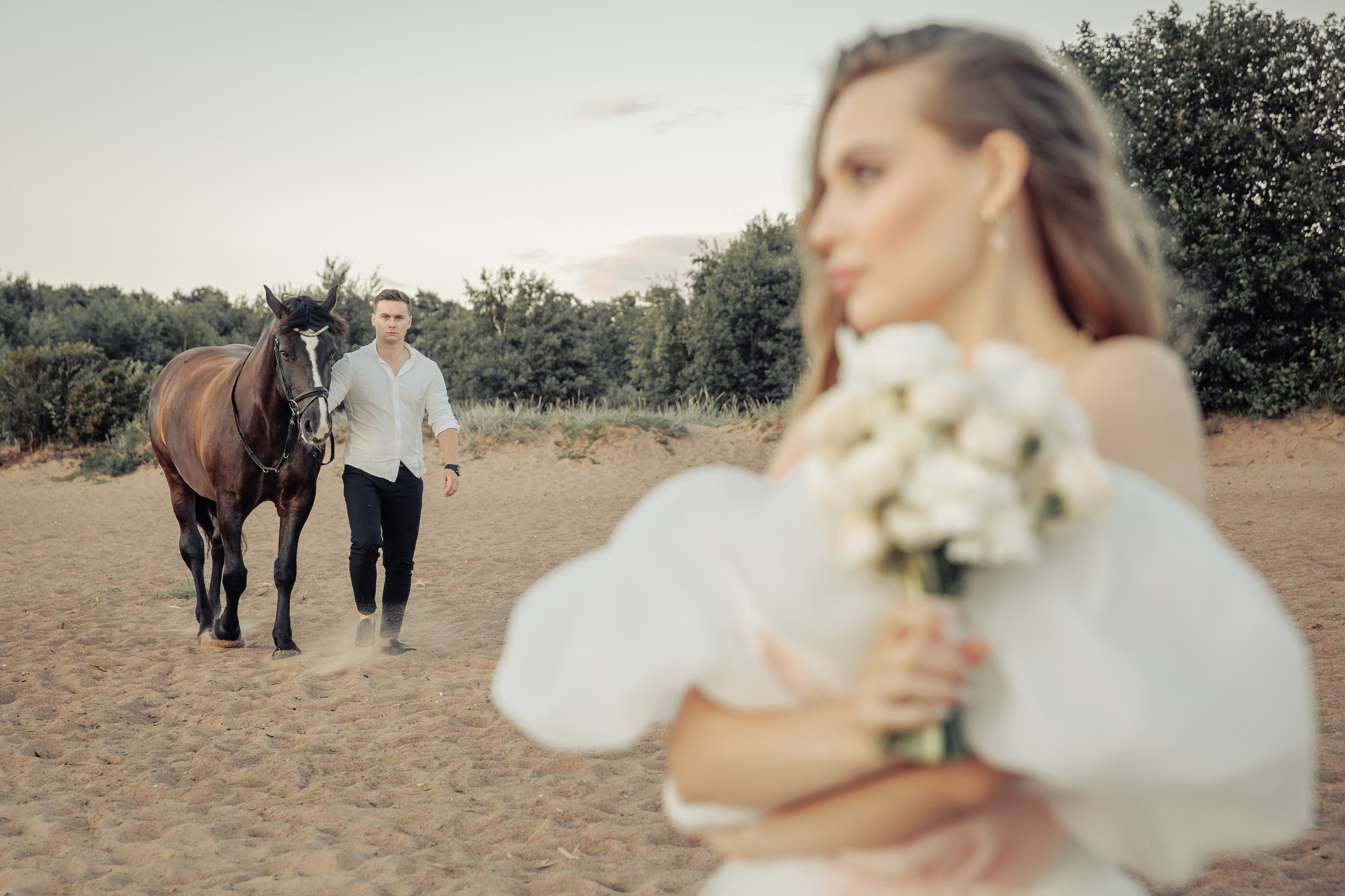 Творческая фотосессия на берегу Финского залива. Ева Демидова. Спортсмен по конкуру в Санкт-Петербуре