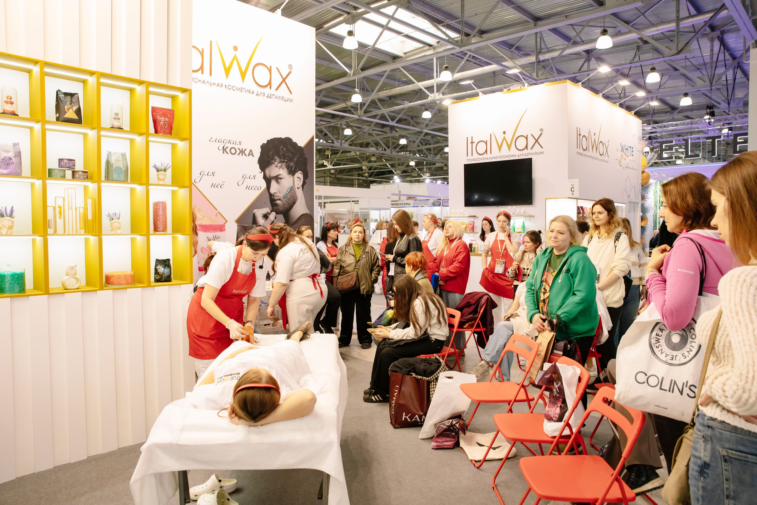 Выставка BEAUNITY by InterCHARM 2026. Профессиональный фотограф в Москве | Заказать фотосессию и съемку