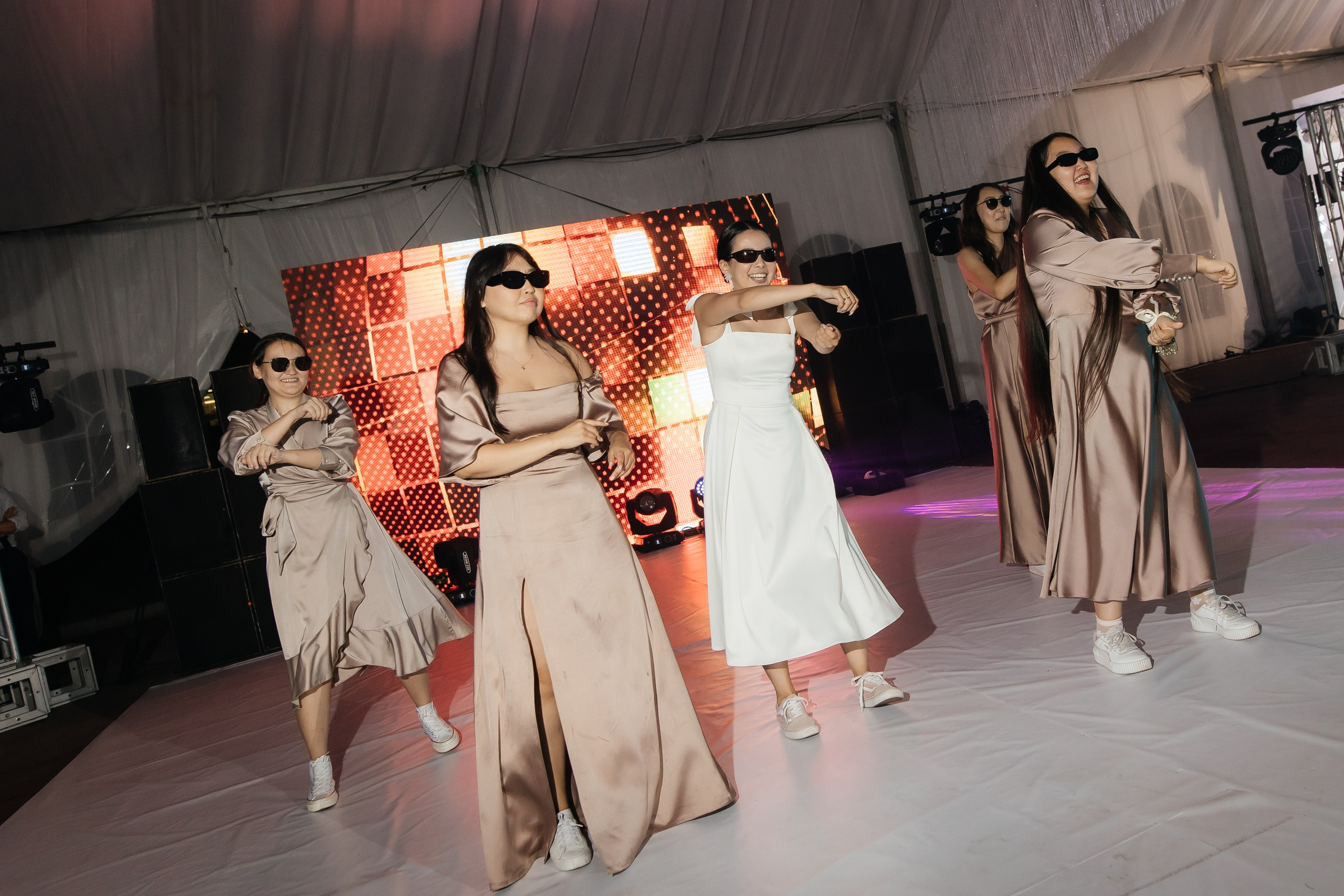 «Луна сегодня красивая». Свадебный и семейный фотограф в Якутске — Дьулусхан Прокопьев