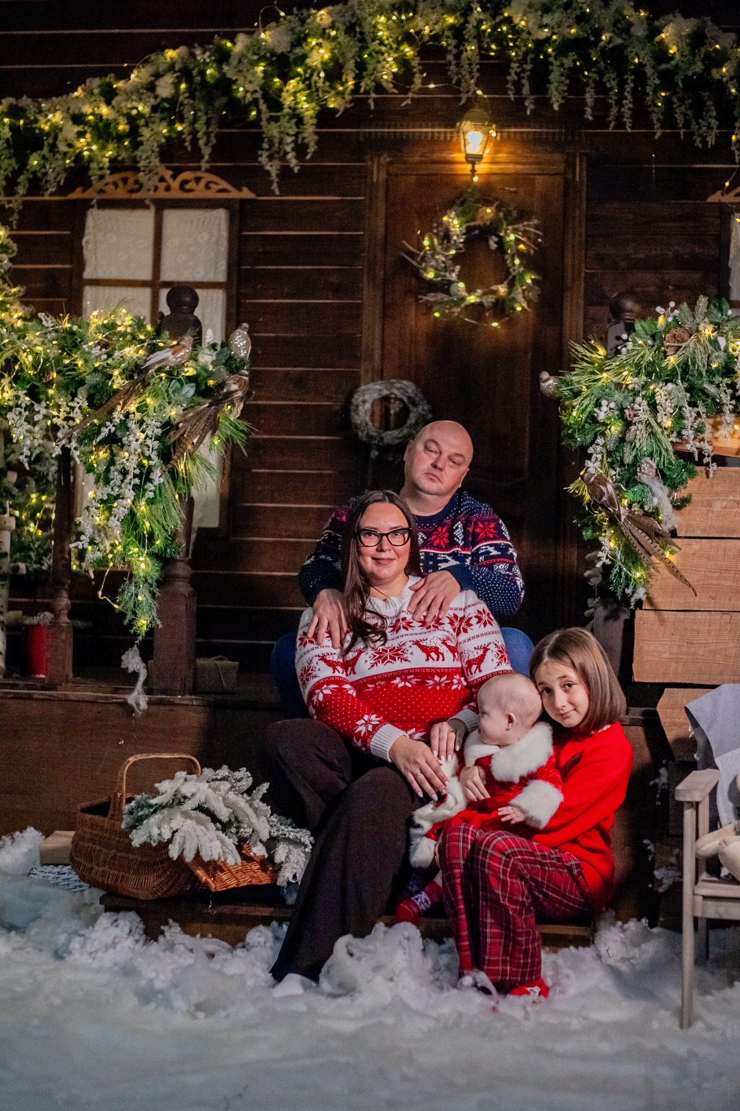 Ульяна и ее семья новый год 2024. Свадебный и семейный фотограф в Армавире