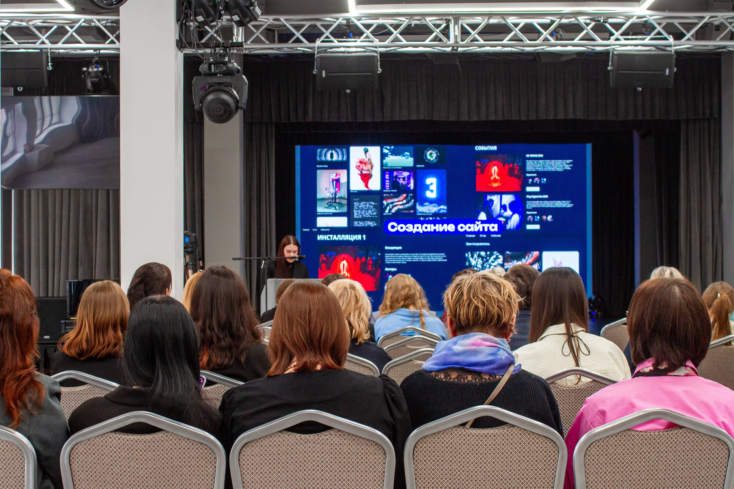 Ярмарка вакансий в Екатеринбургской академии современного искусства 2025