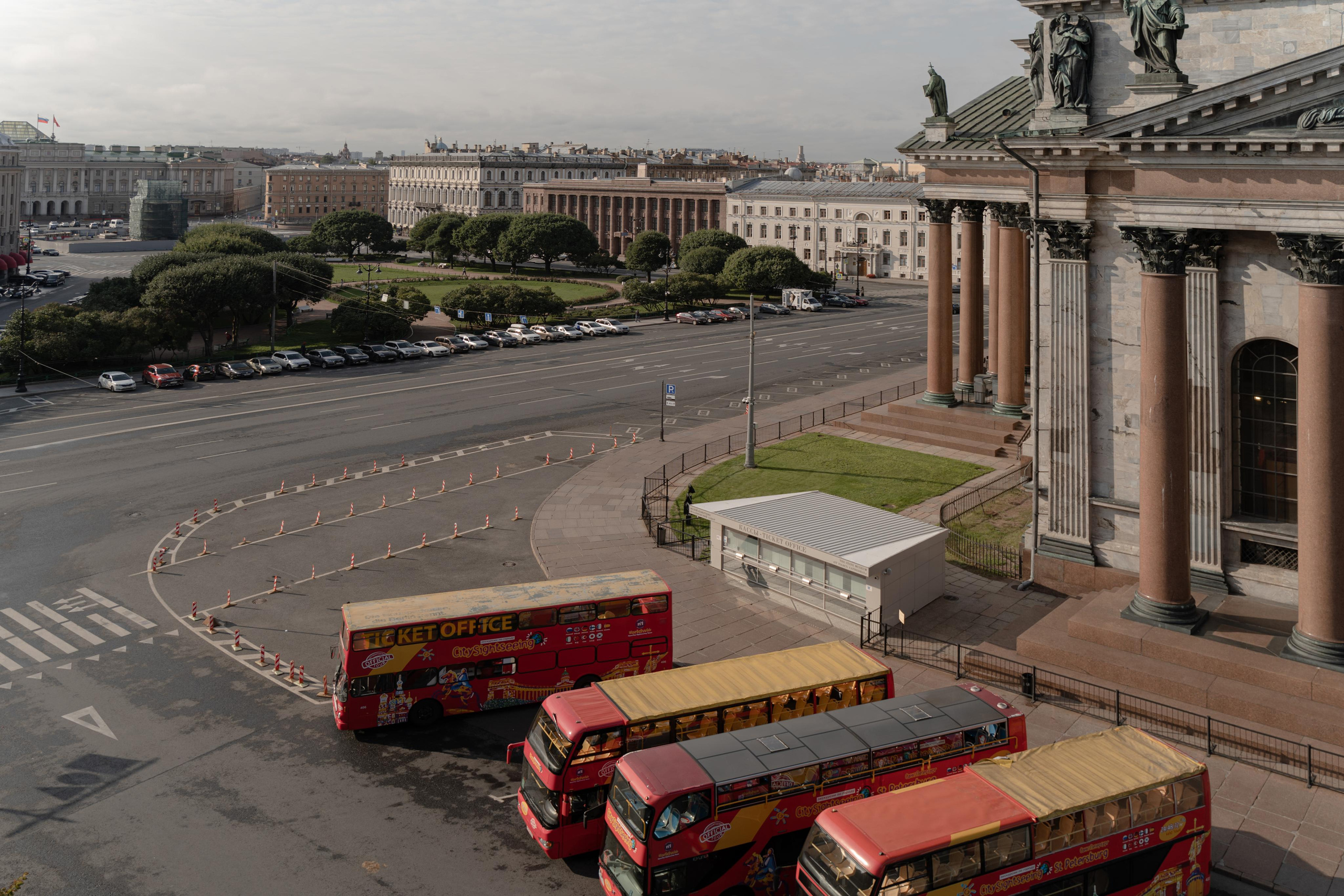 «Летний дворец для самых близких». Фотограф в Санкт-Петербурге Алексей Глазанов