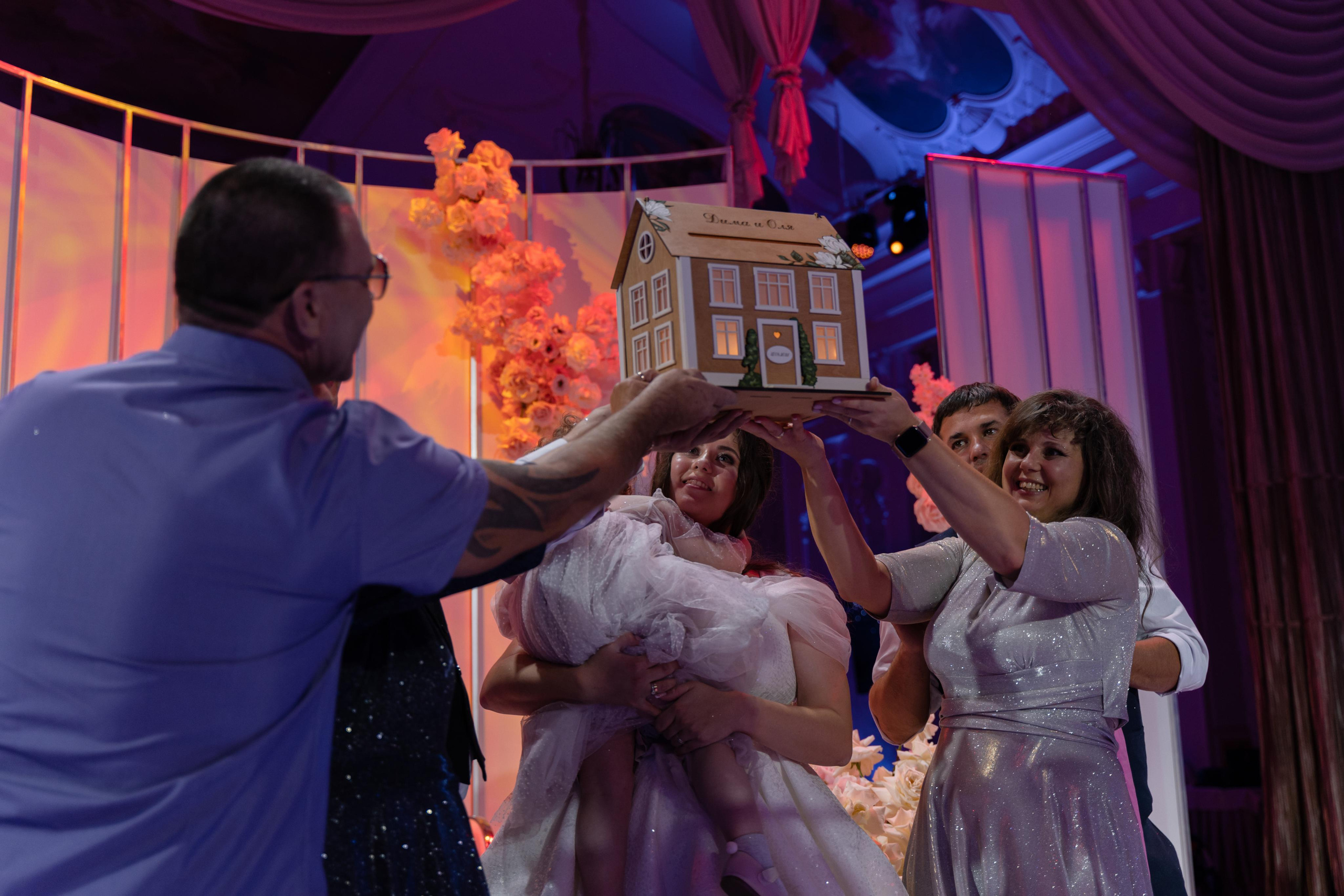 «Летний дворец для самых близких». Фотограф в Санкт-Петербурге Алексей Глазанов