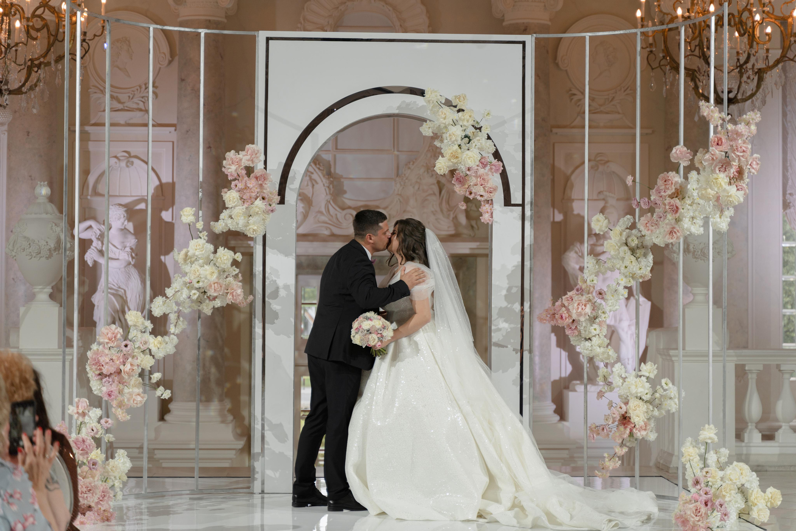 «Летний дворец для самых близких». Фотограф в Санкт-Петербурге Алексей Глазанов