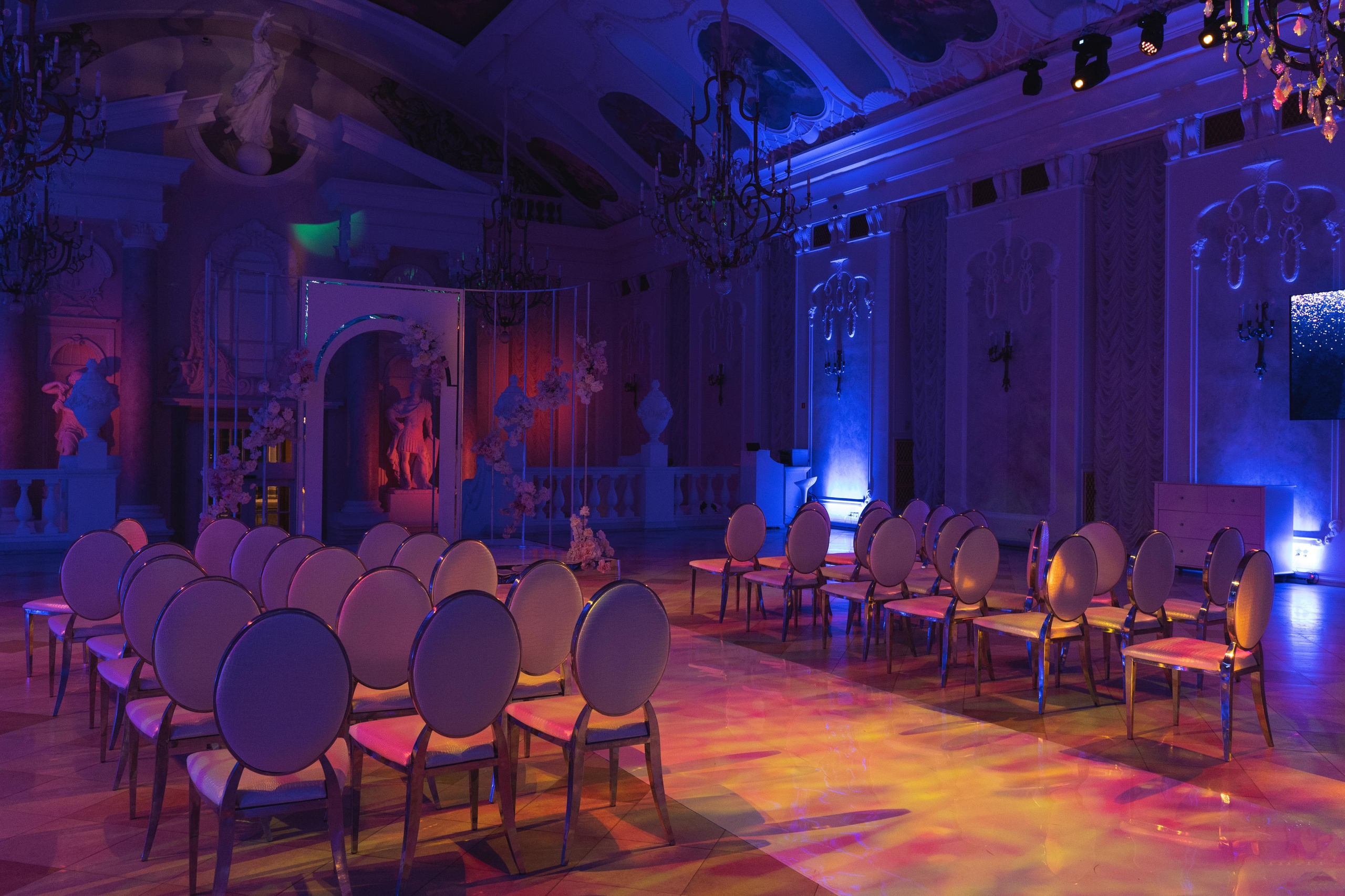 «Летний дворец для самых близких». Фотограф в Санкт-Петербурге Алексей Глазанов