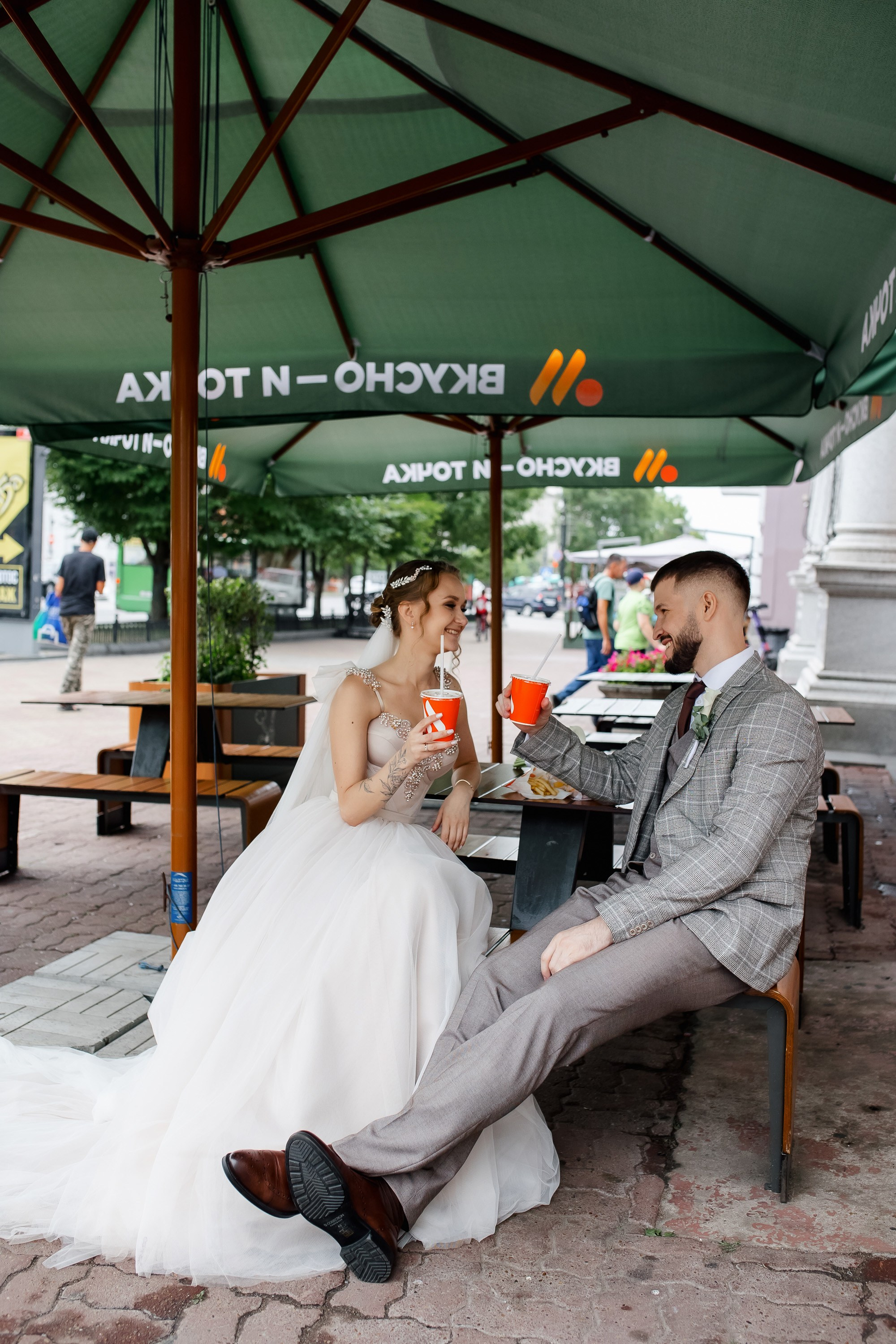 Степан и Ульяна. Утро. Загс. Прогулка. Дождь и солнце. Свадебный фотограф в Хабаровске