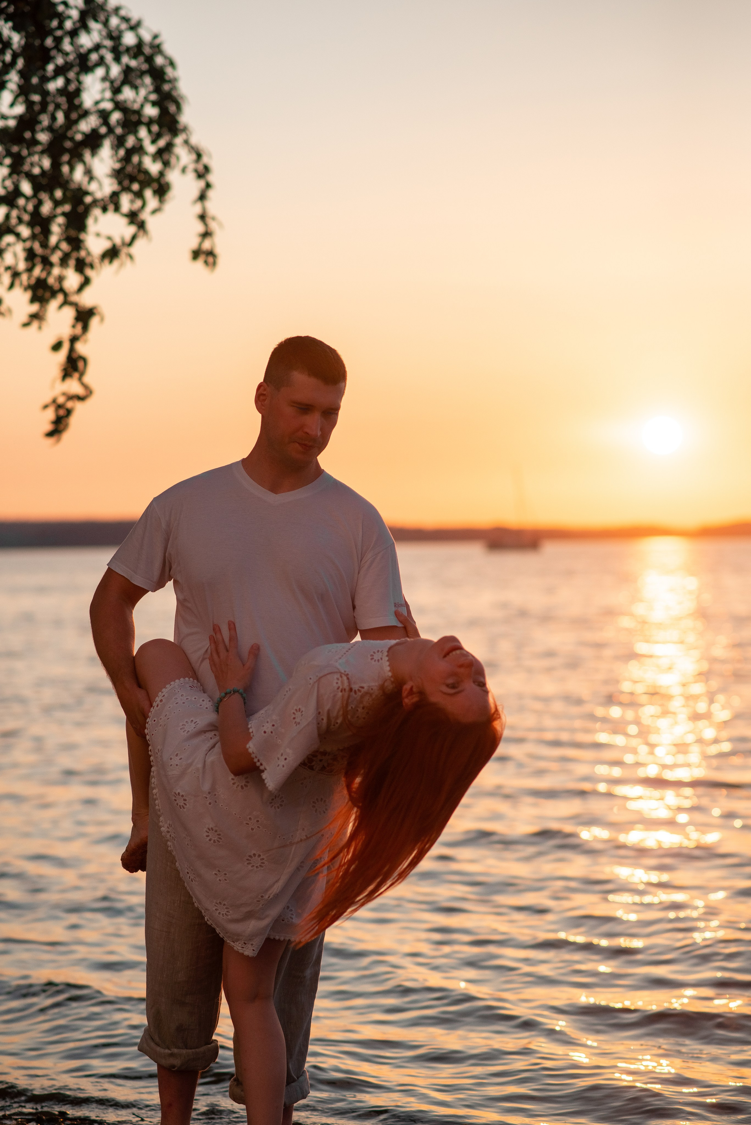Оксана+Саша на Минском с крыльями. Семейный фотограф на выписку из роддома и крещение Минск Настя Гришук