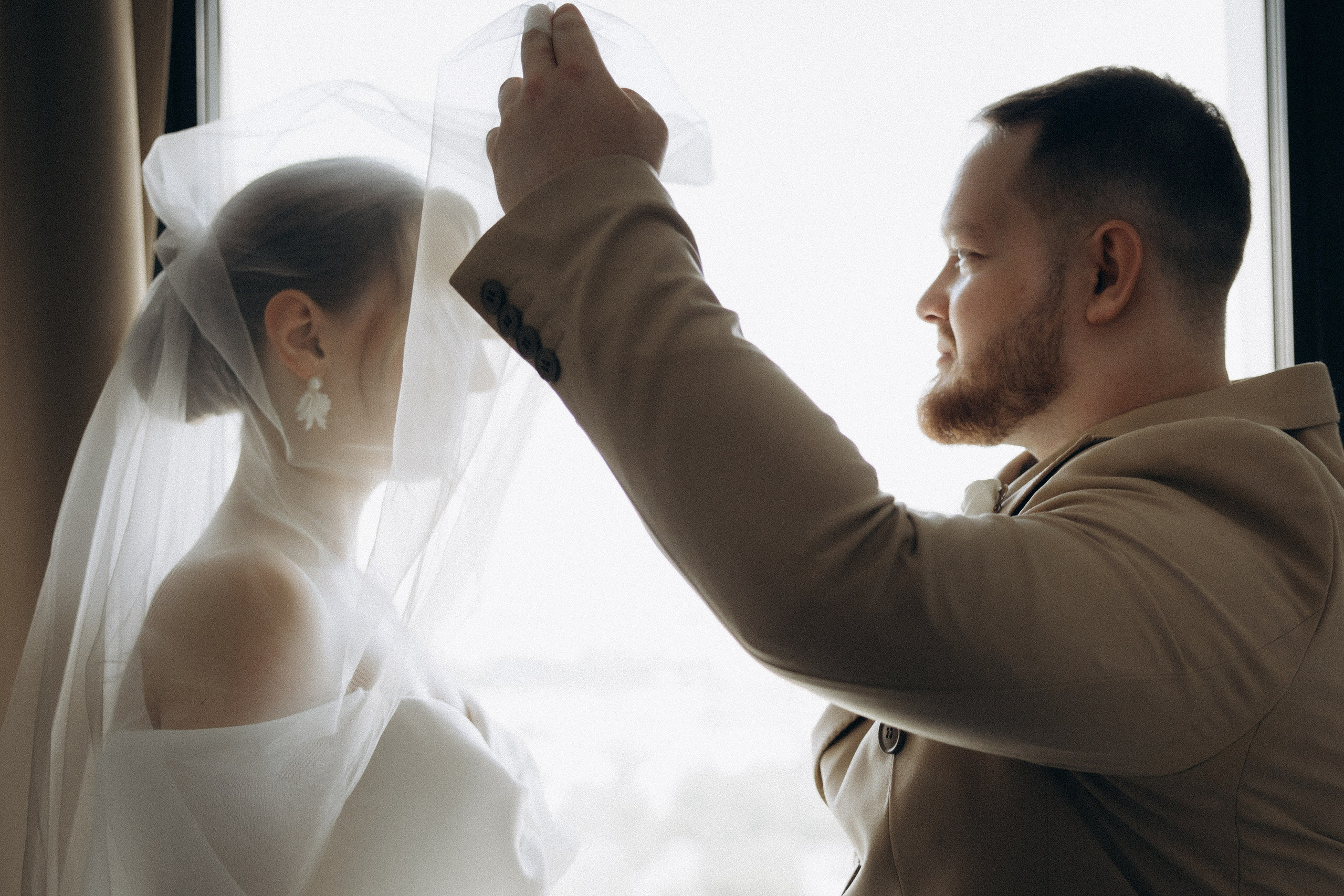 Утро невесты и свадебная фотосессия на теплоходе по Москве-реке