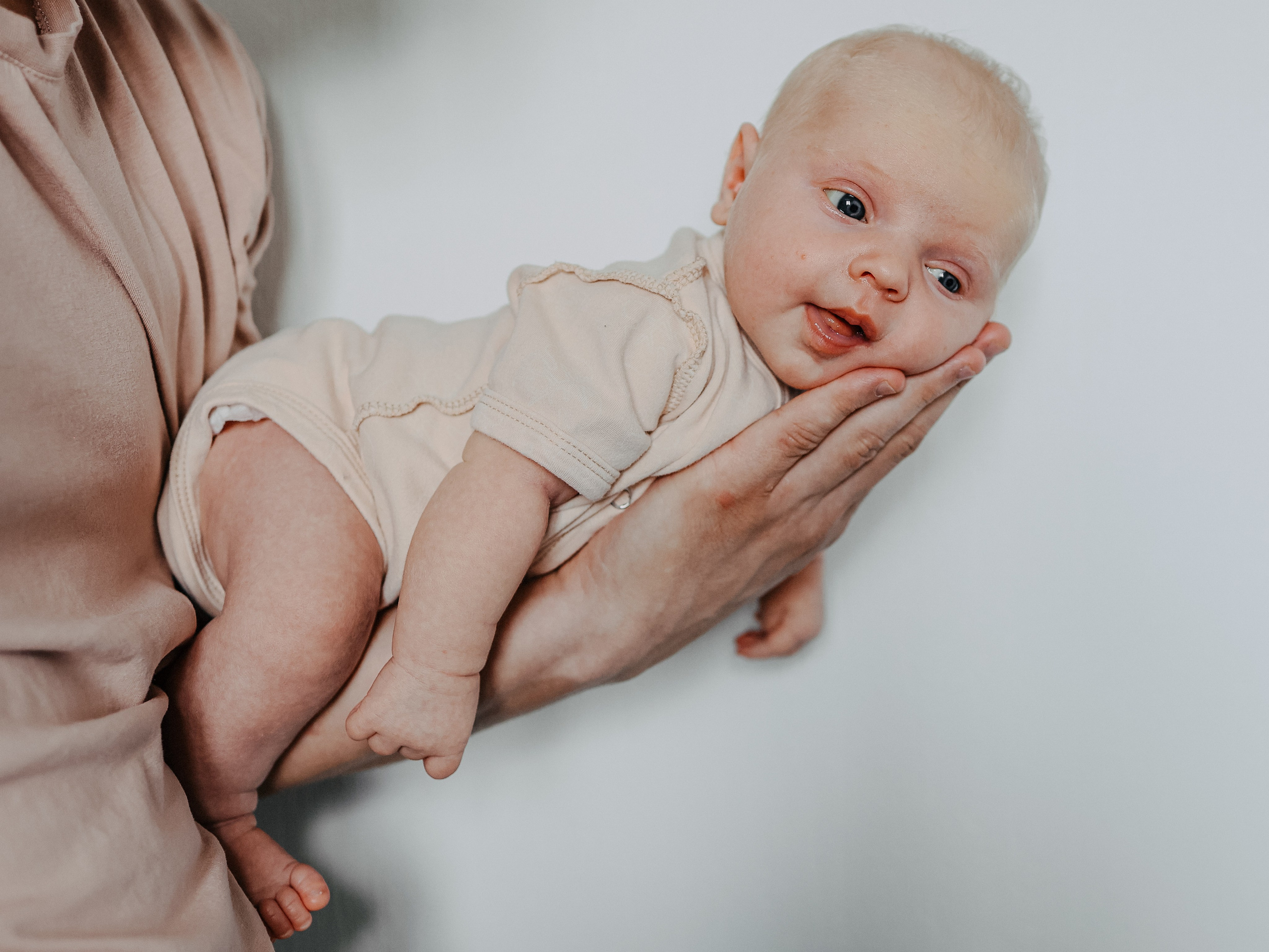 Марго 1 месяц. Семейный и детский фотограф в  г. Екатеринбурге Холодова Юлия