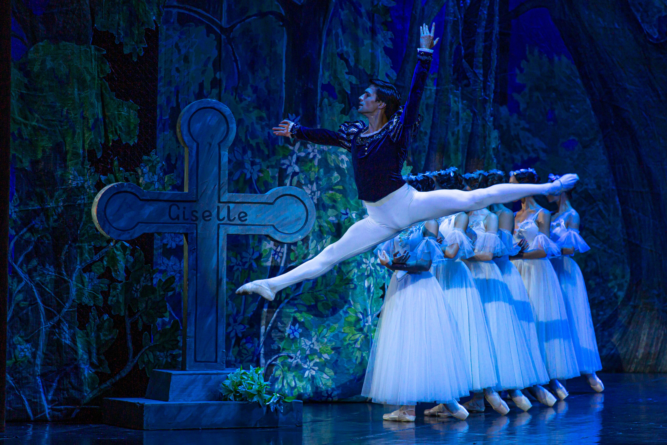 Жизель балет Марийского театра оперы и балета на сцене Зимнего театра. Фотограф в Сочи Юрий Шептаев