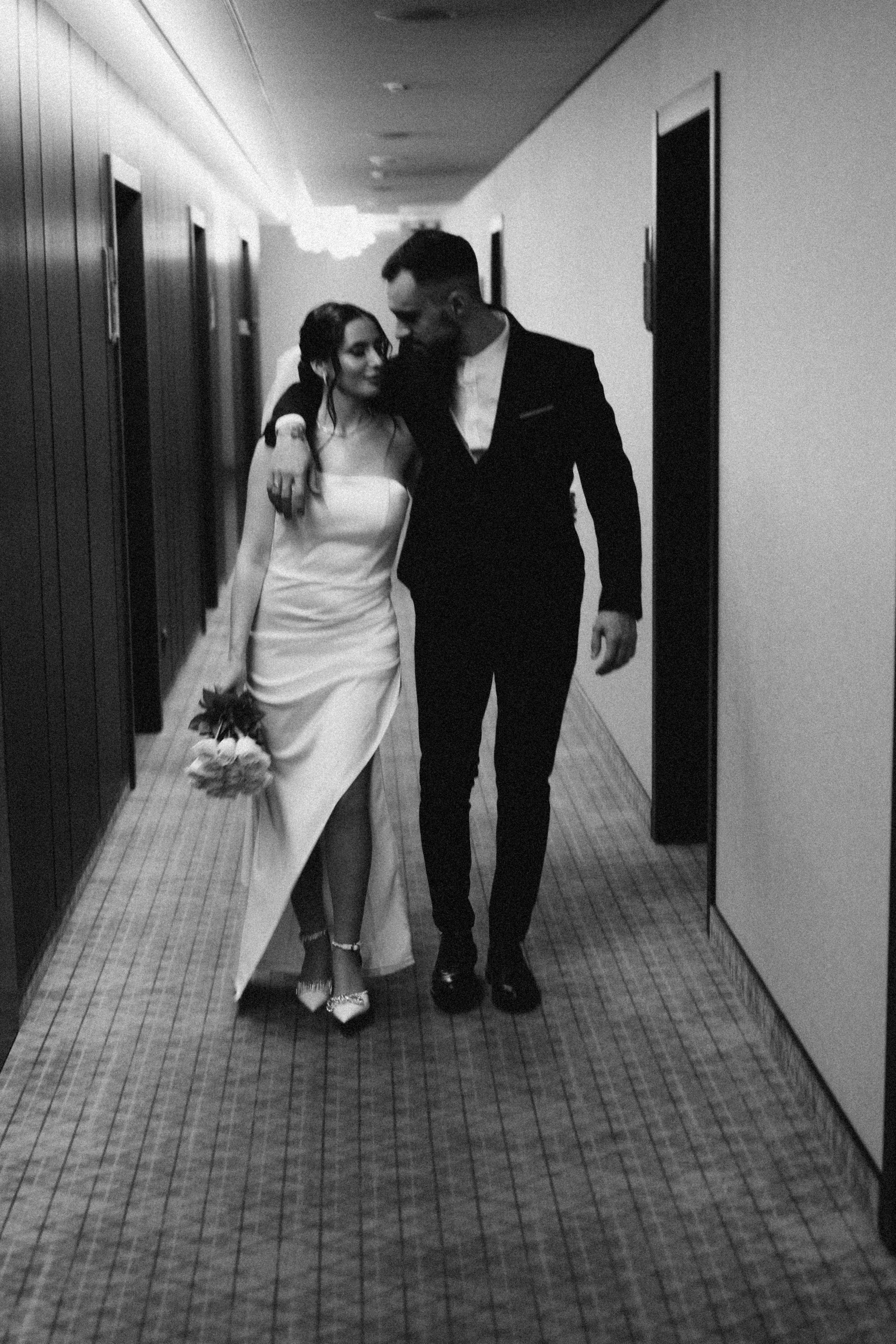 СВАДЕБНАЯ СЬЕМКА СБОРОВ ЖЕНИХА И НЕВЕСТЫ В ОТЕЛЕ И ТАКЖЕ ФОТОСЕССИИЯ В ОТЕЛЕЕ МЕГАПОЛИС БРЯНСК. Профессиональный фотограф, Санкт-Петербург — Виктория Богомолова