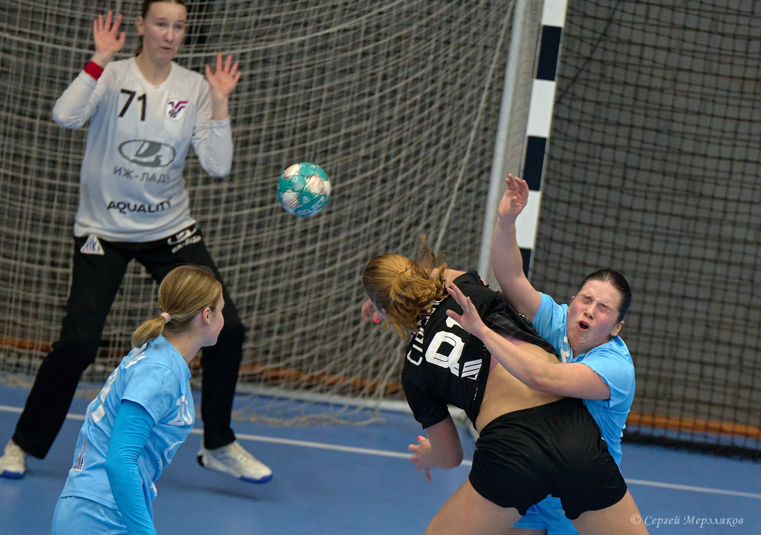 Гандбол. OLIMPBET Суперлига. «Университет» — «Ростов-Дон». Спортивный репортажный фотограф в Ижевске Сергей Мерзляков