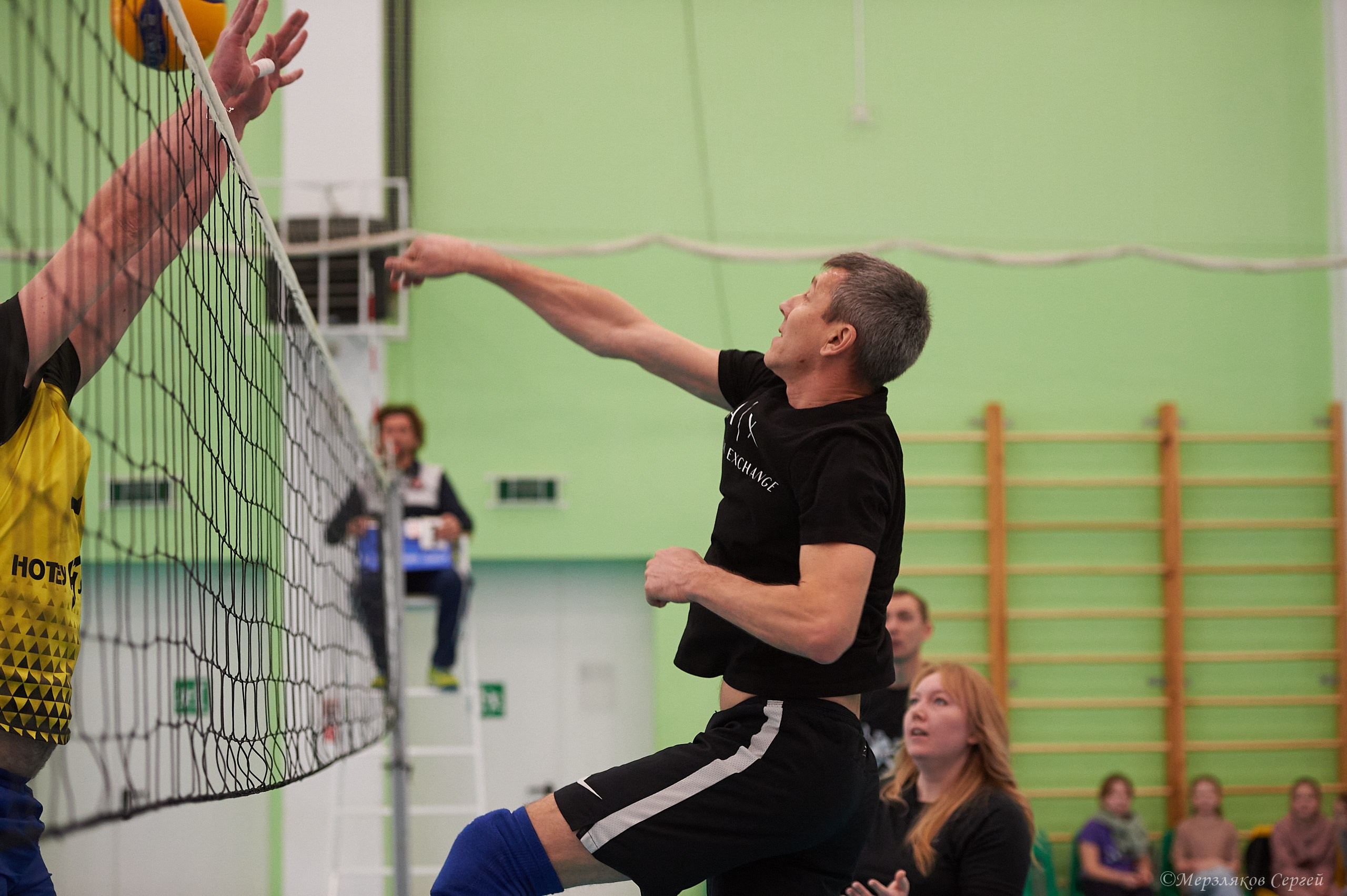Новогодний волейбольный турнир. Ижевск. 16.12.23. Спортивный репортажный фотограф в Ижевске Сергей Мерзляков