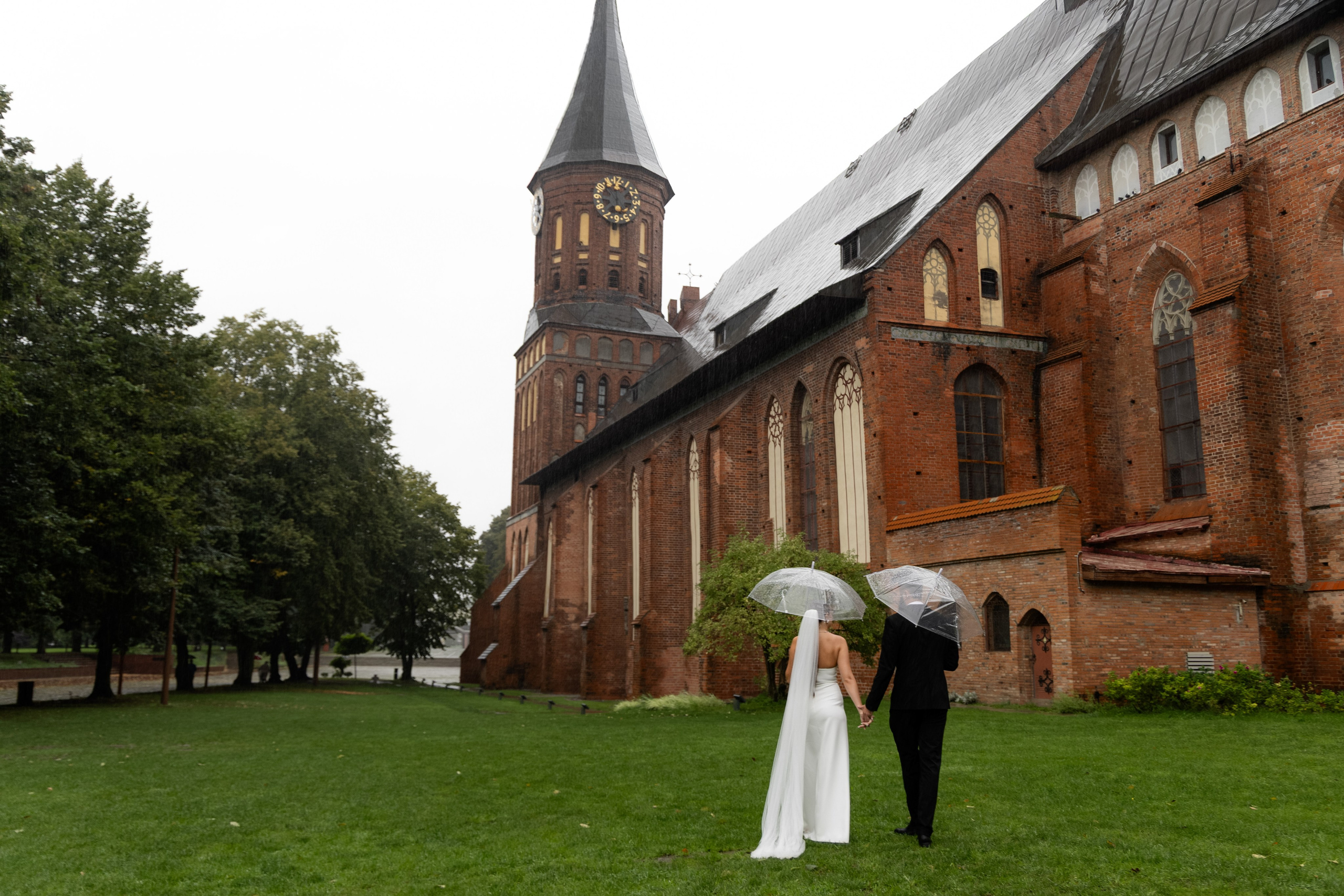 Свадьба Татьяна & Алексей | под дождем на острове Канта. Фотограф в Калининграде Сокирко Светлана