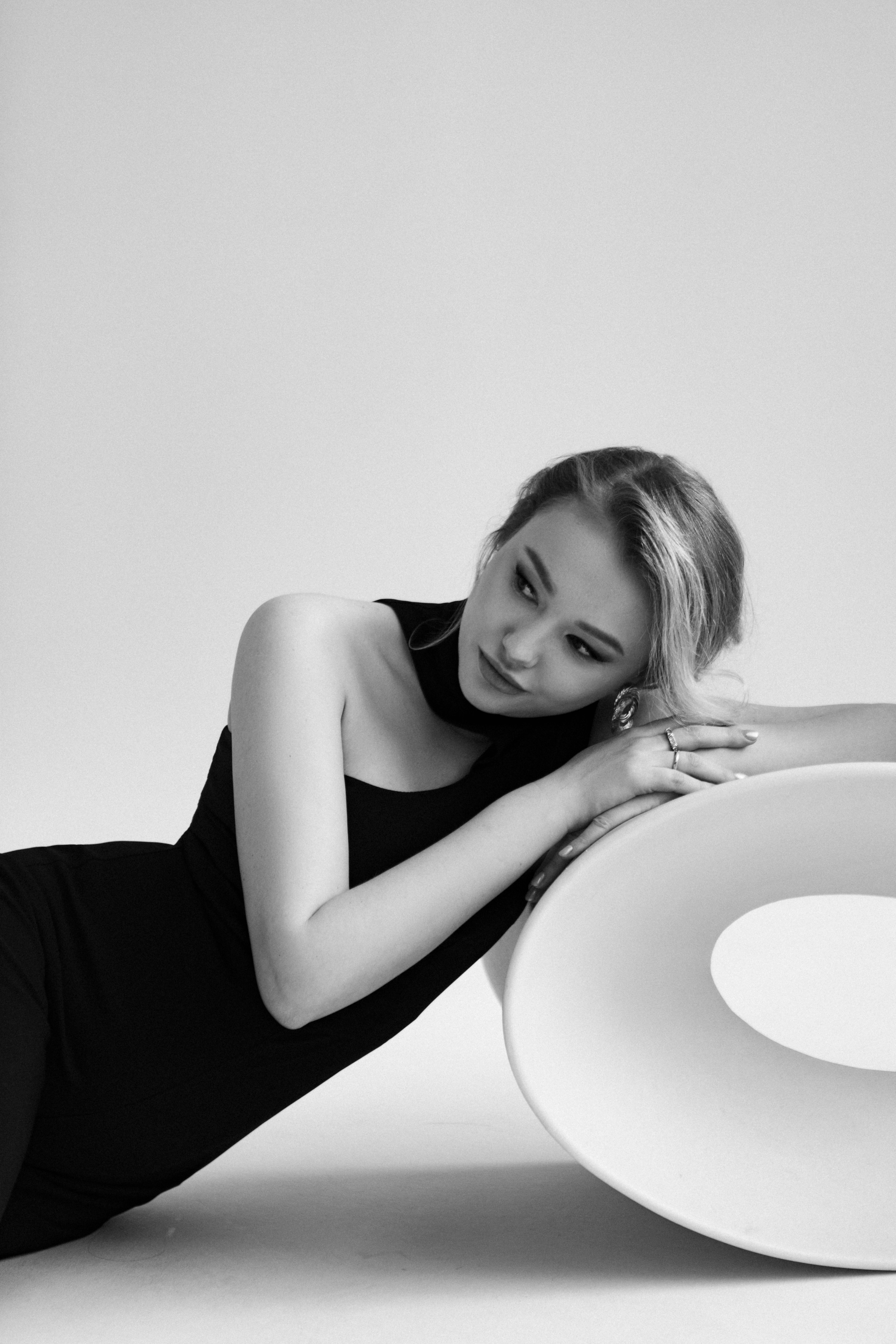 Алена. Съемка на циклораме. Фотограф в Москве Ольга Сатони