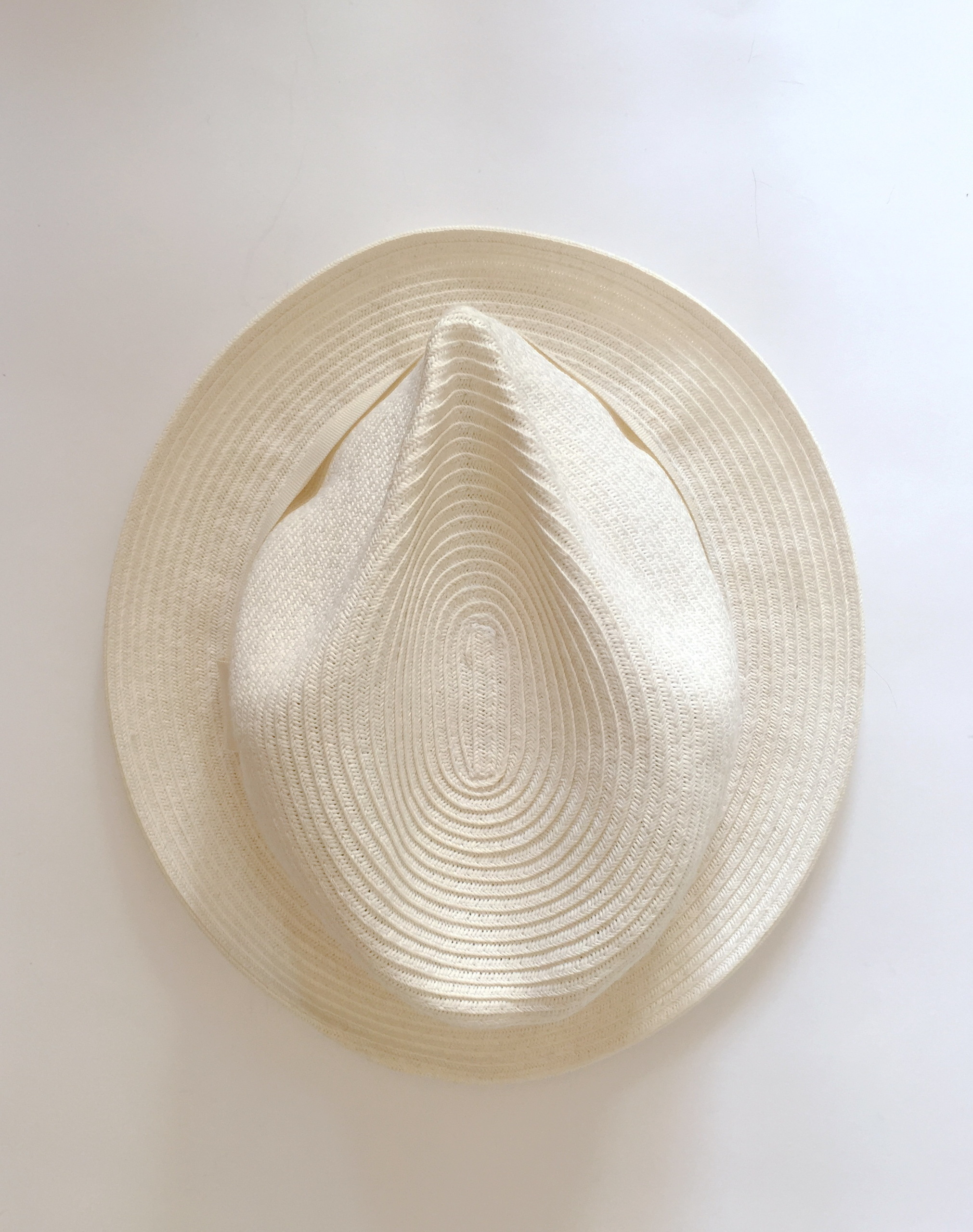 Василиса Моисеева -  выставка ''Вещь № 4'' с 26 августа по 26 октября