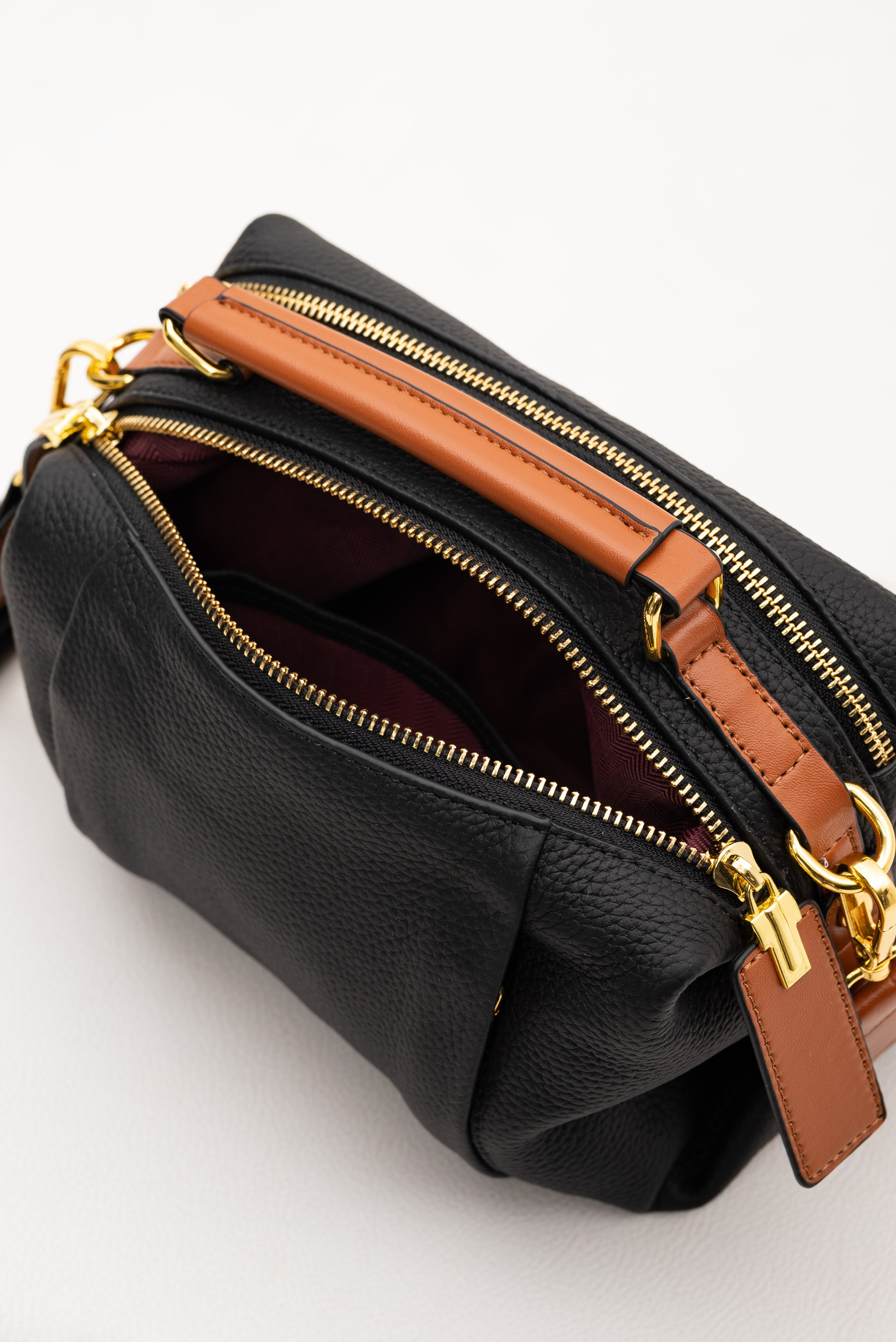 Сумки. Предметный фотограф, фото для маркетплейсов Пятигорск, КМВ