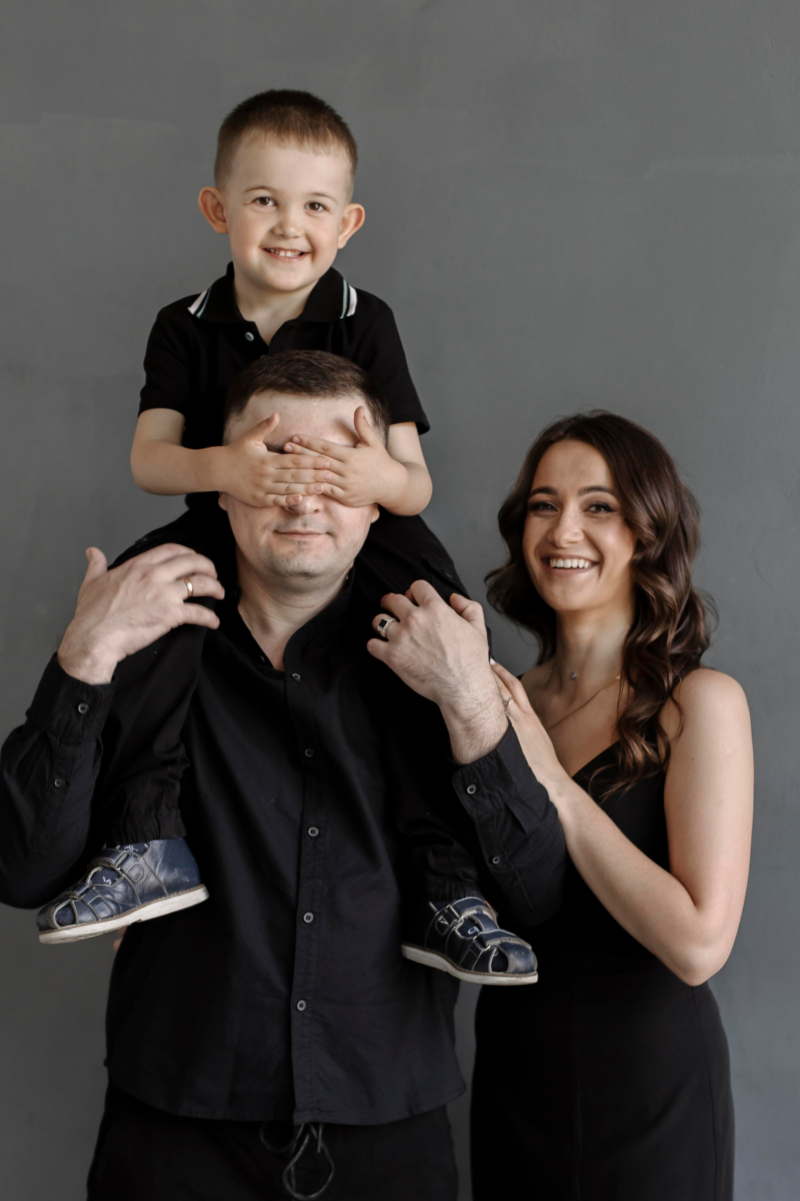 Семейная фотосессия в студии. СВАДЕБНЫЙ ФОТОГРАФ ЧЕЛЯБИНСК