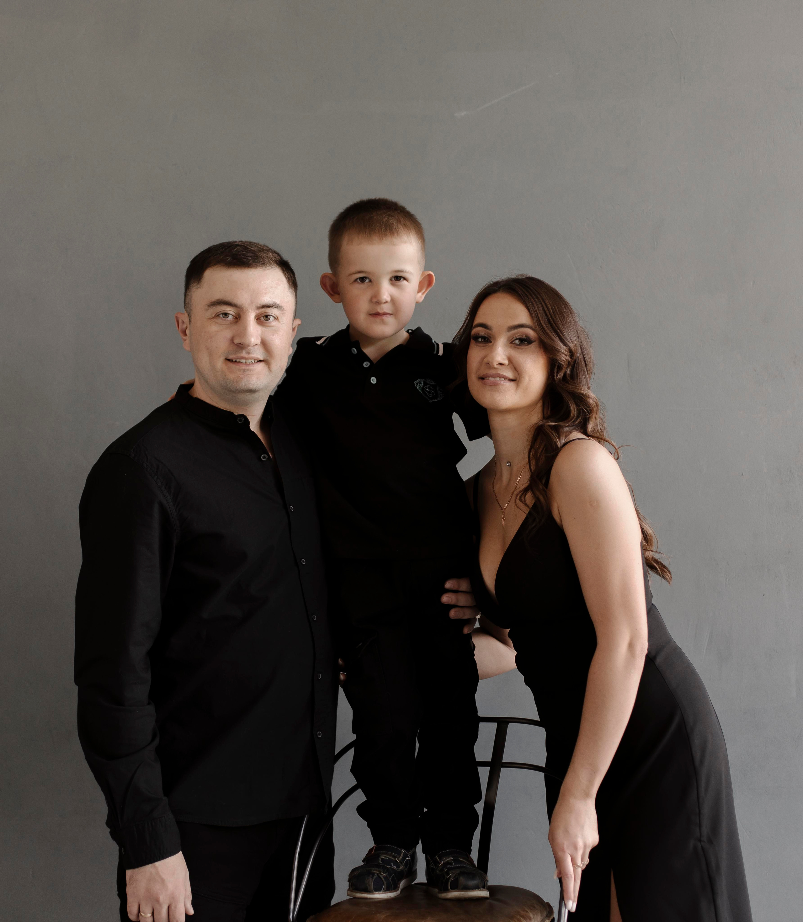 Семейная фотосессия в студии. СВАДЕБНЫЙ ФОТОГРАФ ЧЕЛЯБИНСК