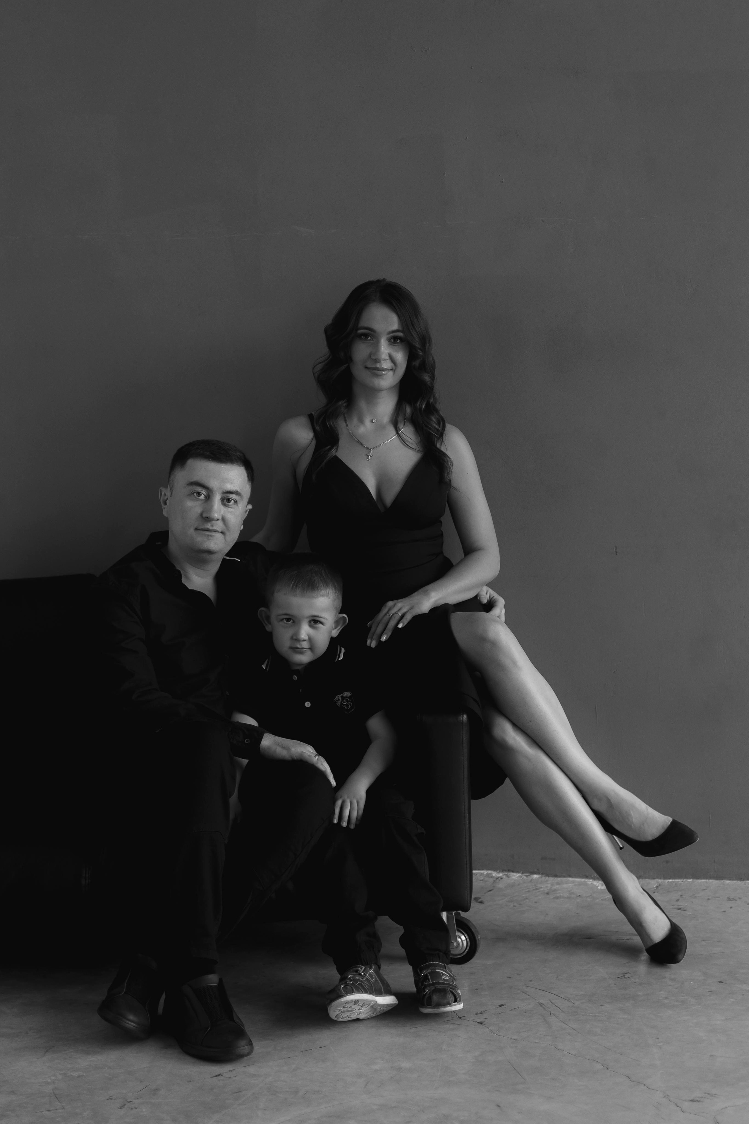 Семейная фотосессия в студии. СВАДЕБНЫЙ ФОТОГРАФ ЧЕЛЯБИНСК