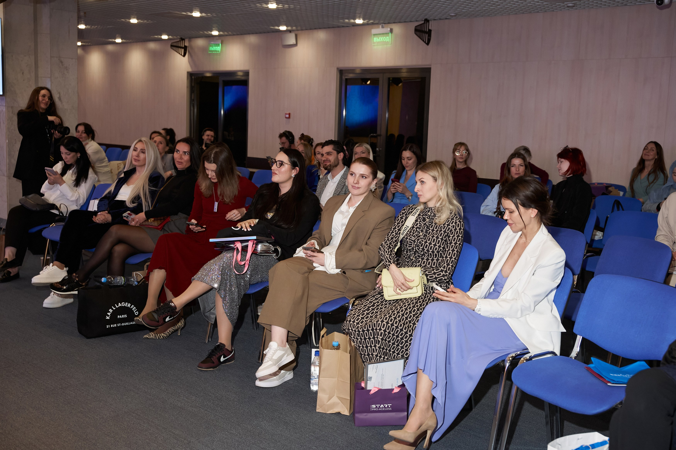 СЛУШАТЕЛИ. PRO-AGELESS