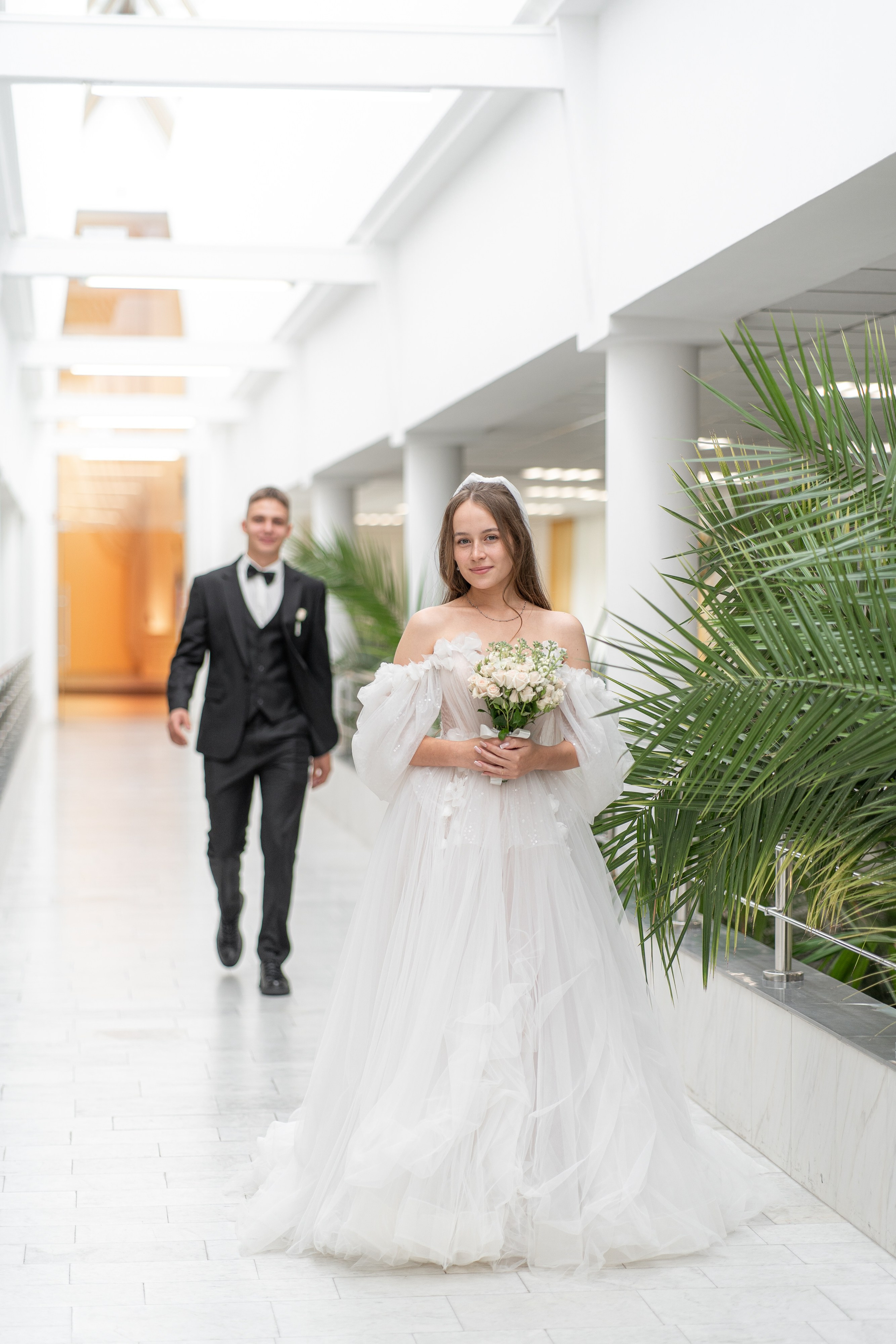 Свадебные фотосессии во дворцах и ЗАГСах Санкт- Петербурга. Свадебный фотограф Александр Невский в Санкт-Петербурге