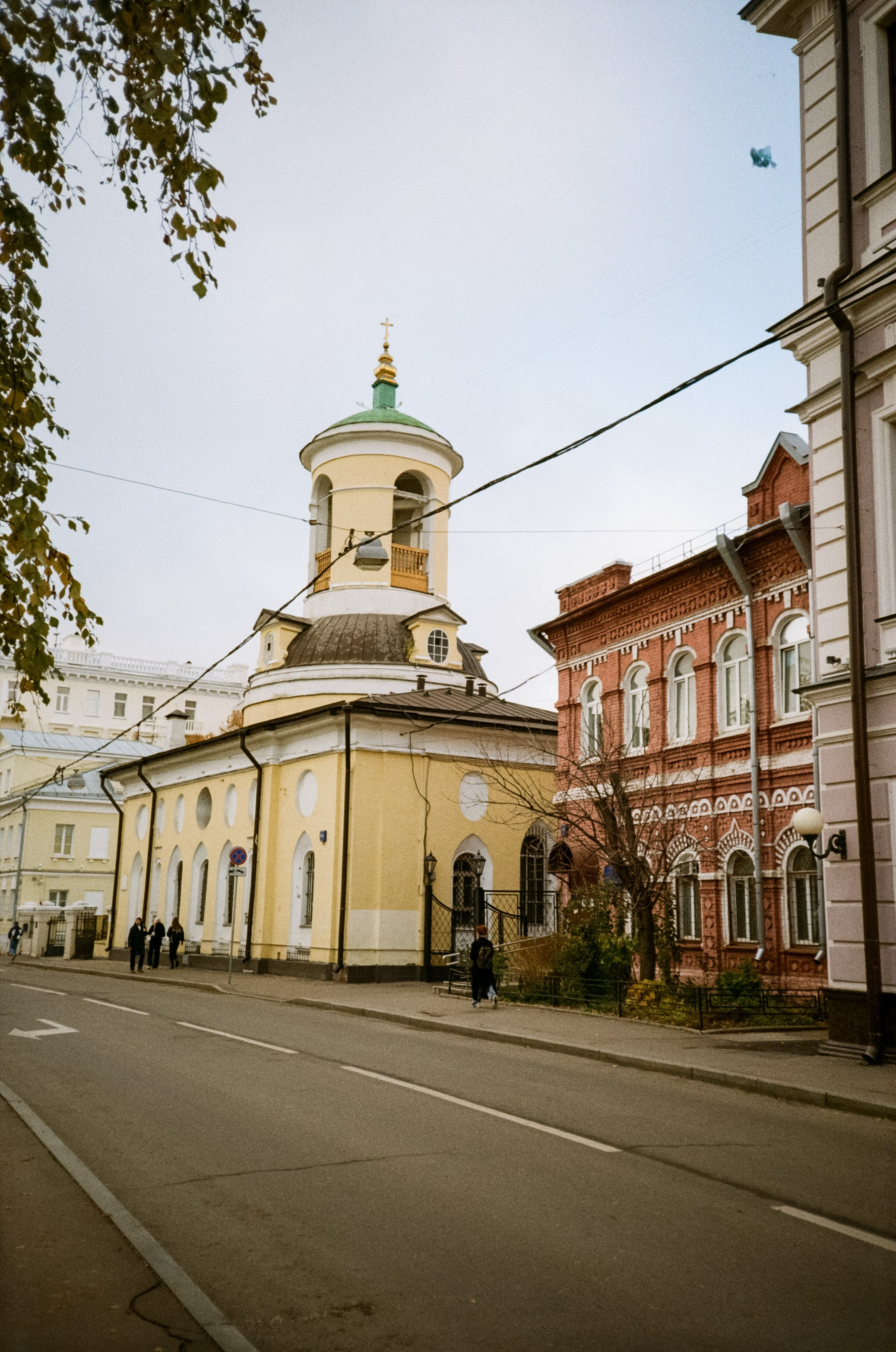 Чистые пруды, Покровка, Потаповский переулок / Cosina CX-1 / Kodak ProImage 100