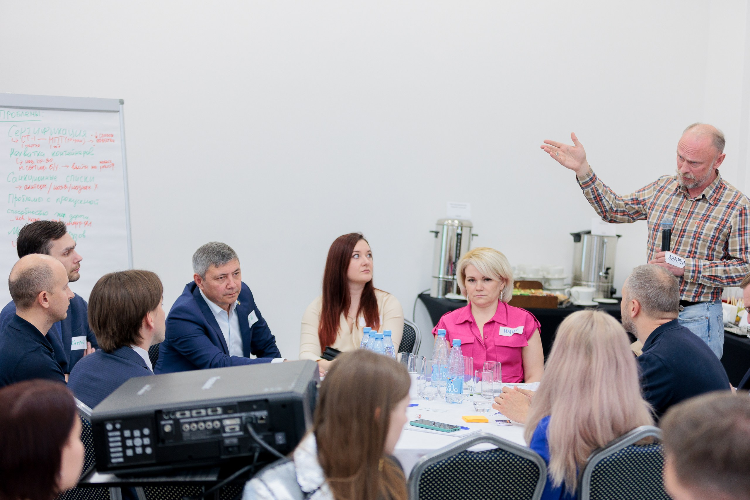 Фотограф для съемки награждения на корпоративной премии. Контент для бизнеса в Екатеринбурге Полдень Медиа