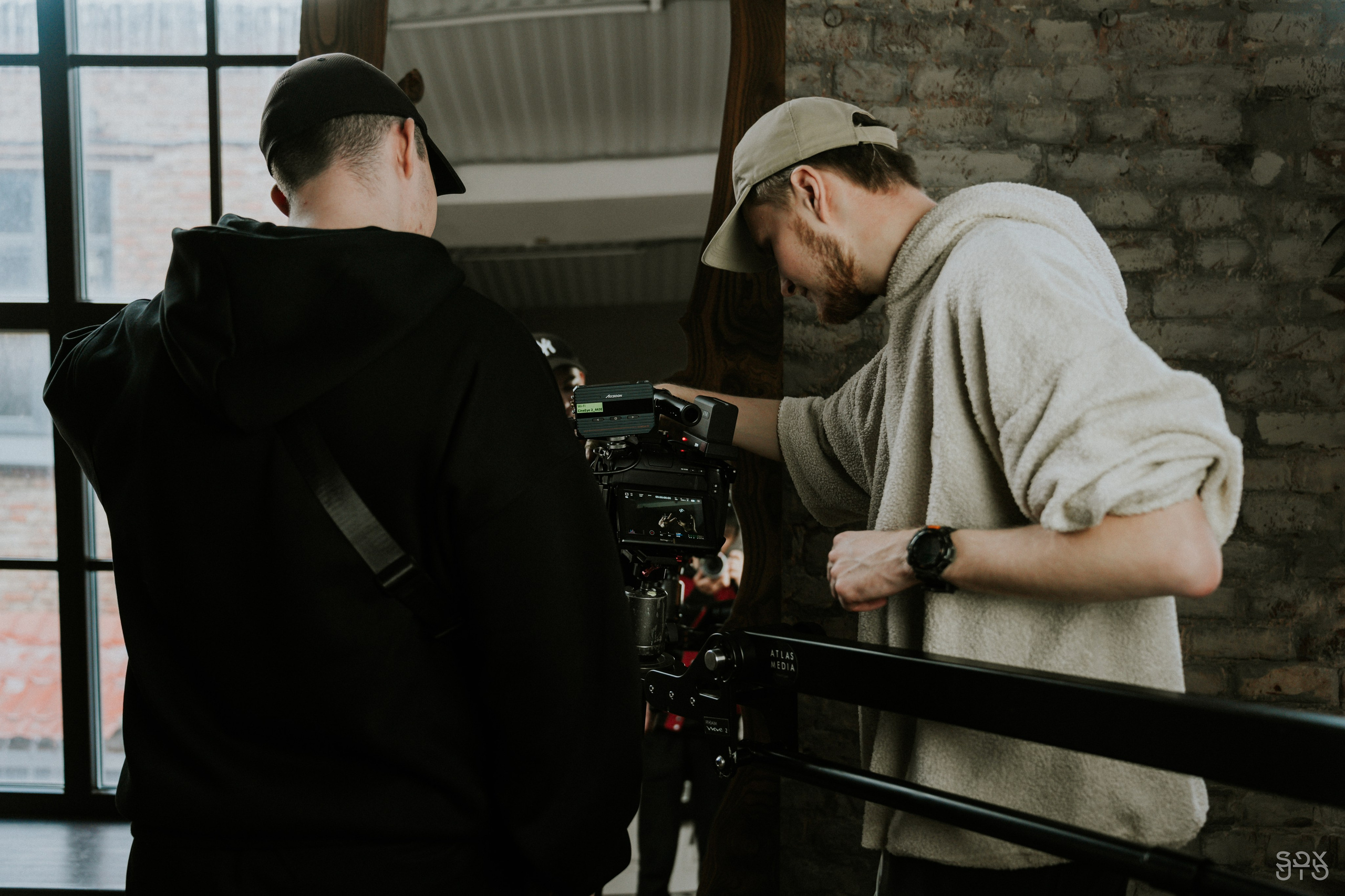 Видеопродакшн BACKED ROLL