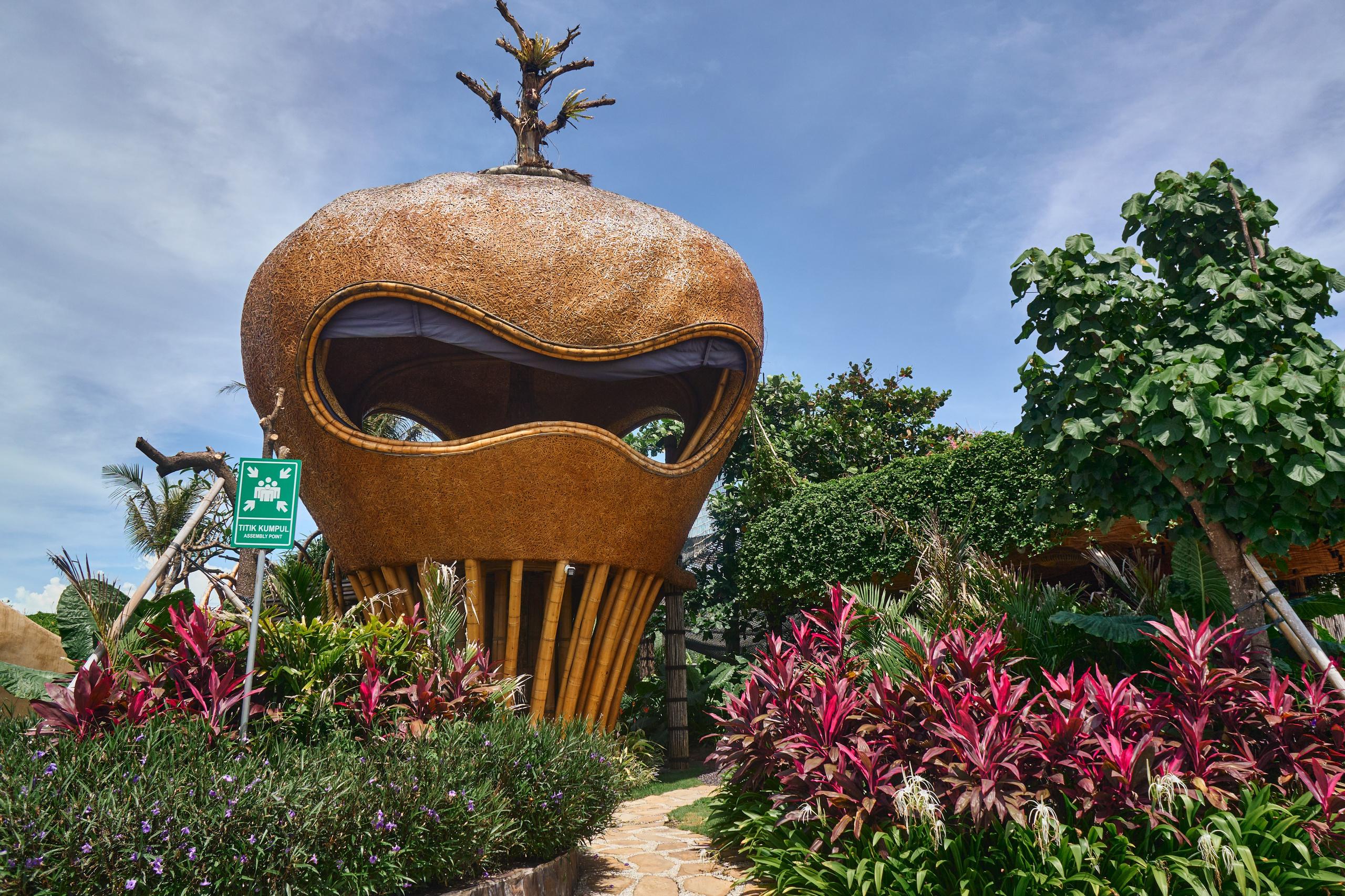 NuanuResort. See the moment and catche. commercial and reportage