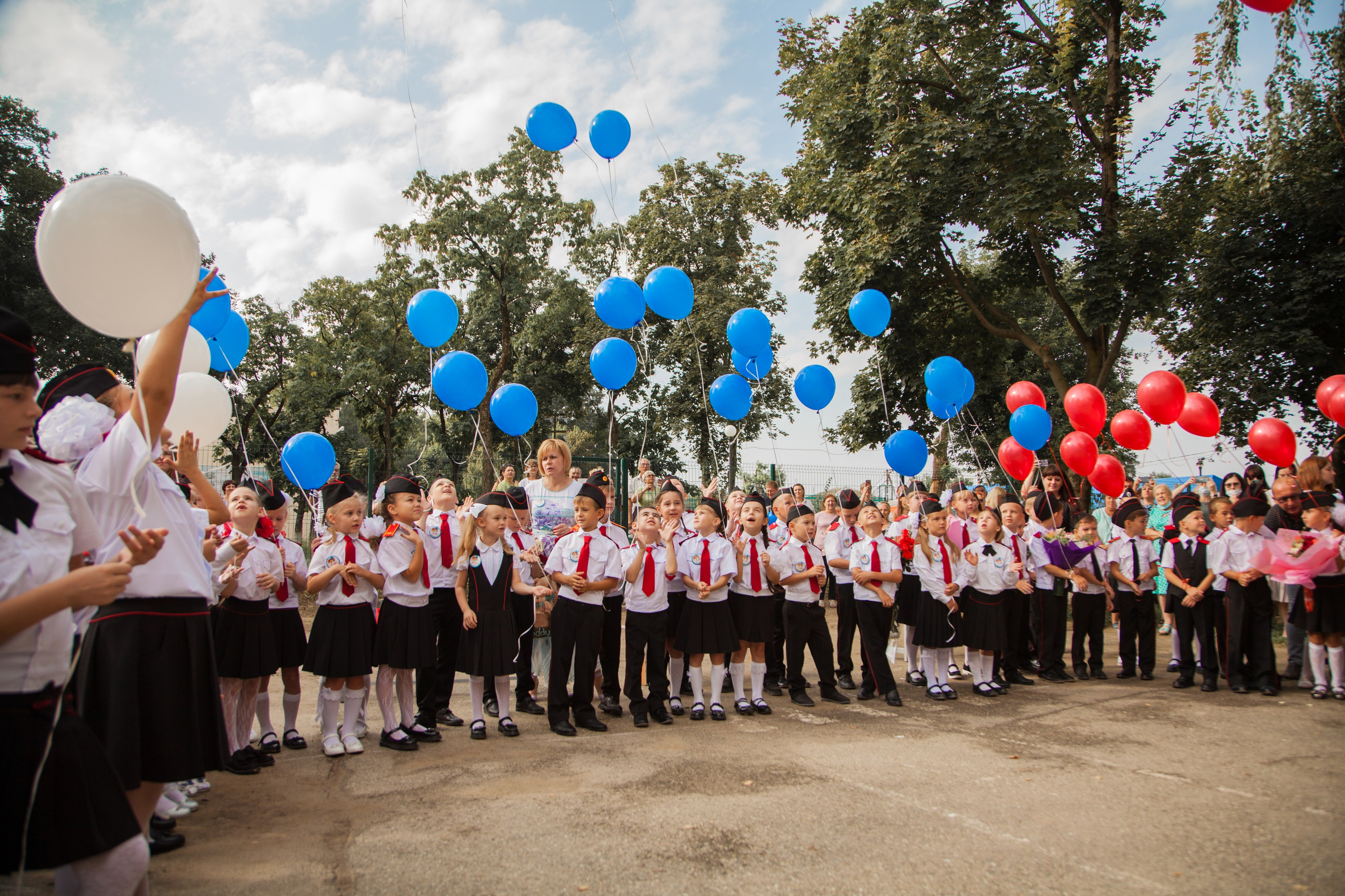 Линейка 1 сентября. Свадебный и семейный фотограф в Армавире