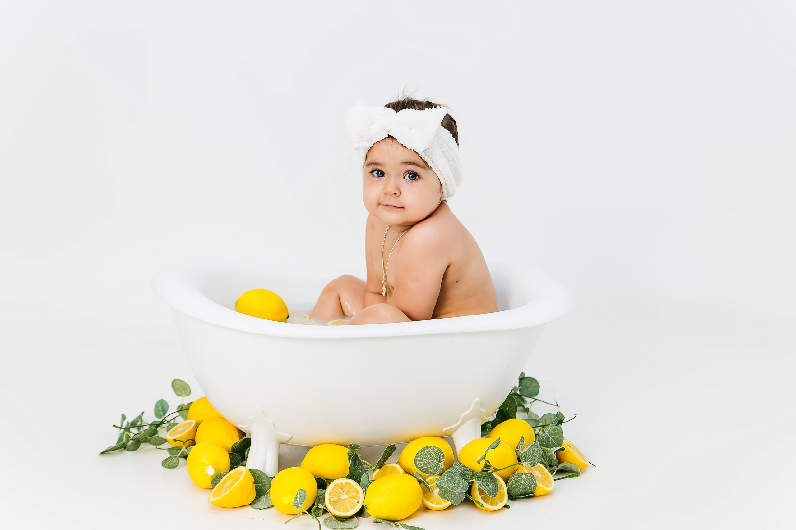 Купание с лимончиками. Свадебный и семейный фотограф в Краснодаре Илонна Ковалева